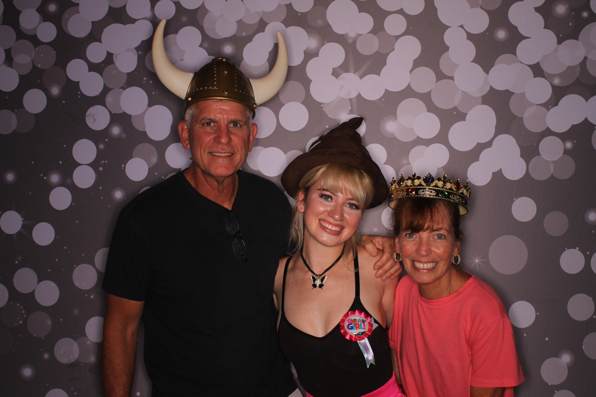 Gracie's 24th summer slasher | View more photos from the event at gallery.photoboothcincy.com/u/PhotoBoothCincy/Gracies-24th-summer-slasher