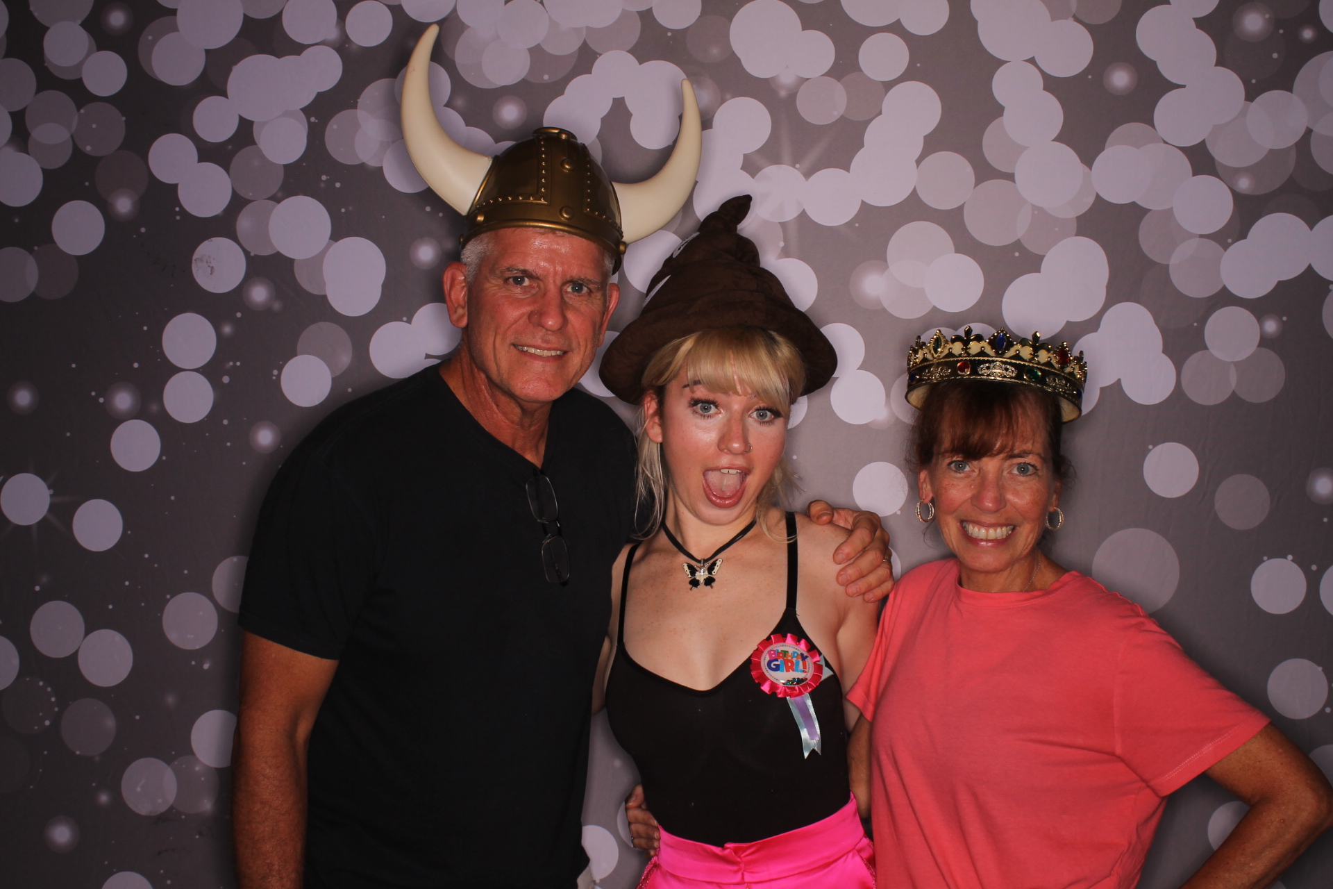 Gracie's 24th summer slasher | View more photos from the event at gallery.photoboothcincy.com/u/PhotoBoothCincy/Gracies-24th-summer-slasher