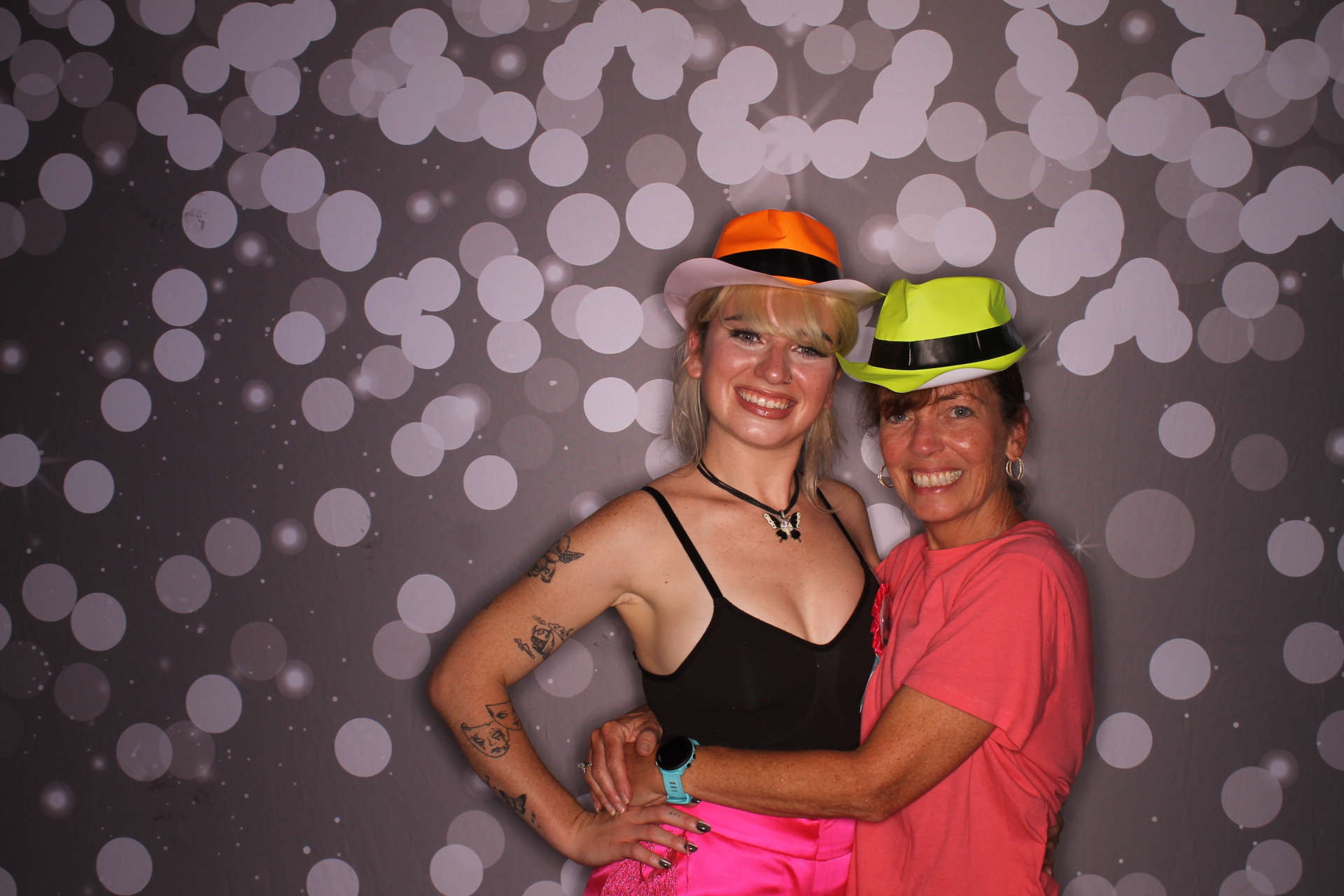 Gracie's 24th summer slasher | View more photos from the event at gallery.photoboothcincy.com/u/PhotoBoothCincy/Gracies-24th-summer-slasher