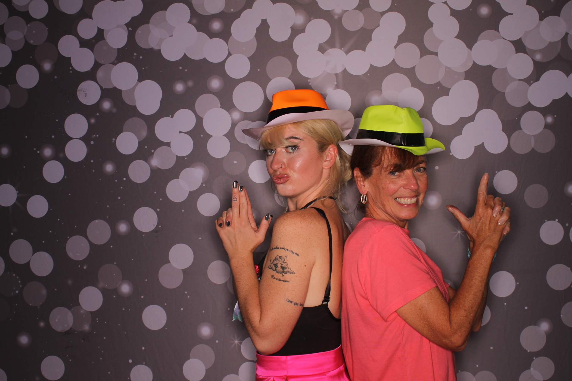 Gracie's 24th summer slasher | View more photos from the event at gallery.photoboothcincy.com/u/PhotoBoothCincy/Gracies-24th-summer-slasher