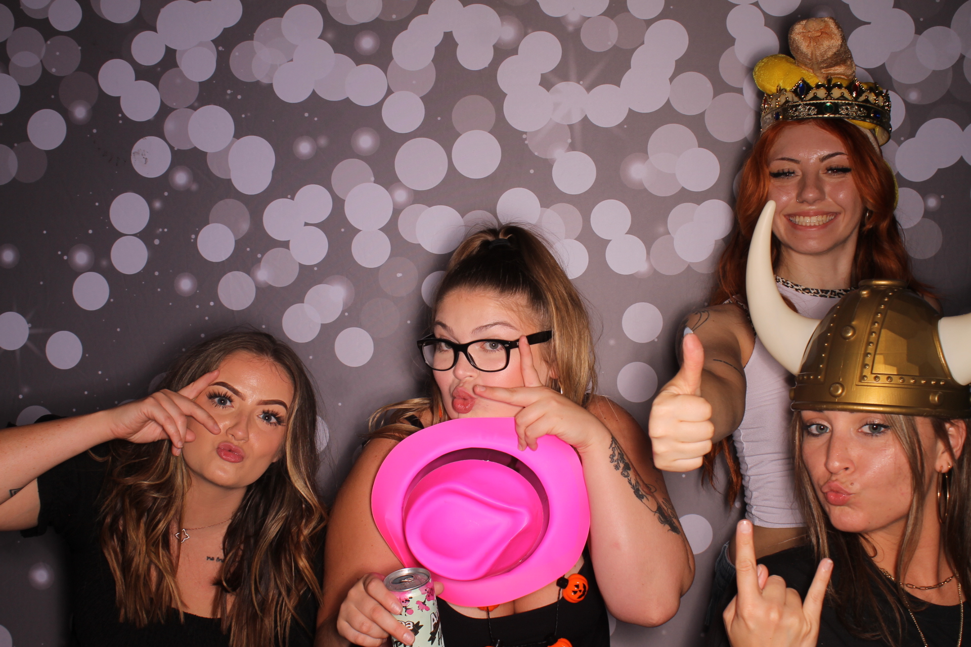 Gracie's 24th summer slasher | View more photos from the event at gallery.photoboothcincy.com/u/PhotoBoothCincy/Gracies-24th-summer-slasher