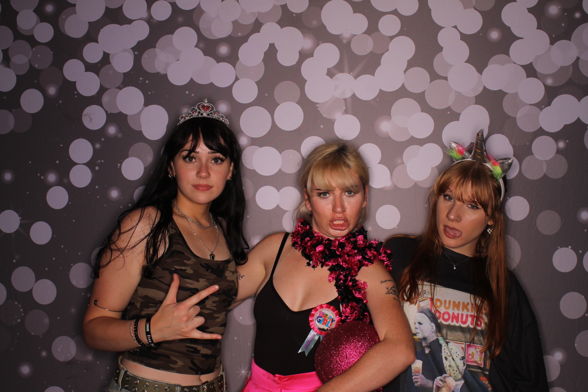 Gracie's 24th summer slasher | View more photos from the event at gallery.photoboothcincy.com/u/PhotoBoothCincy/Gracies-24th-summer-slasher