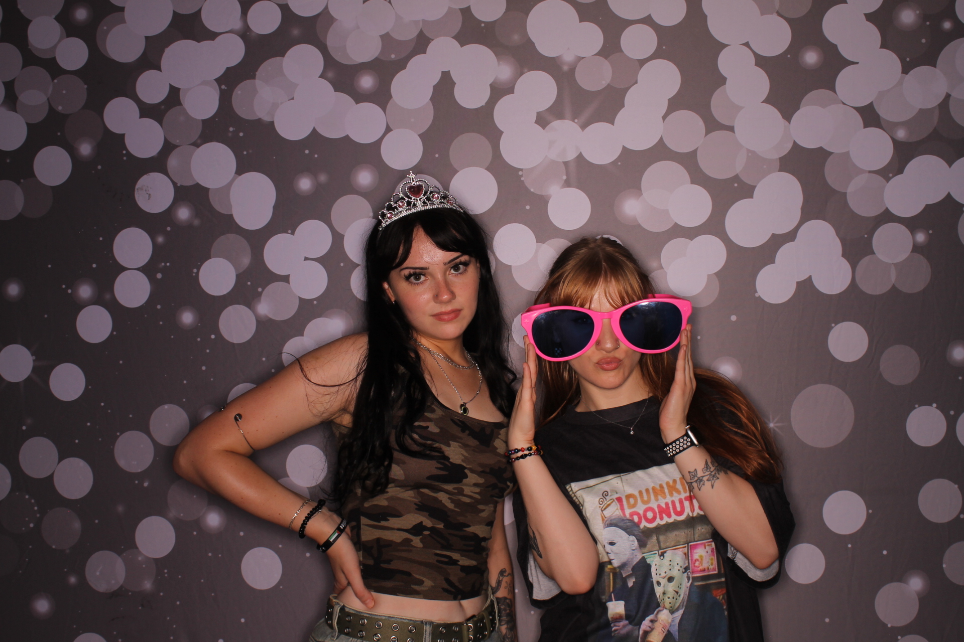 Gracie's 24th summer slasher | View more photos from the event at gallery.photoboothcincy.com/u/PhotoBoothCincy/Gracies-24th-summer-slasher