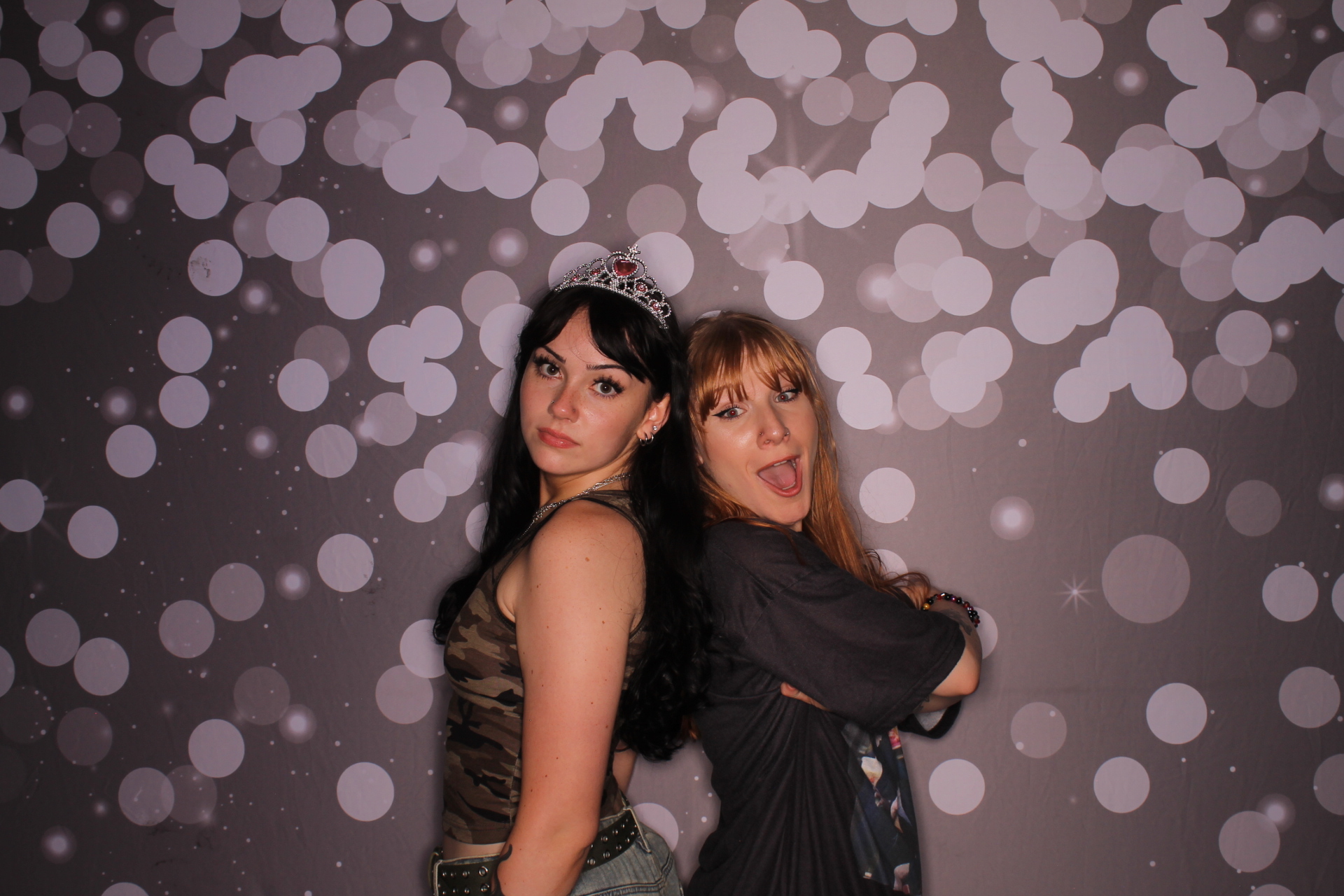 Gracie's 24th summer slasher | View more photos from the event at gallery.photoboothcincy.com/u/PhotoBoothCincy/Gracies-24th-summer-slasher