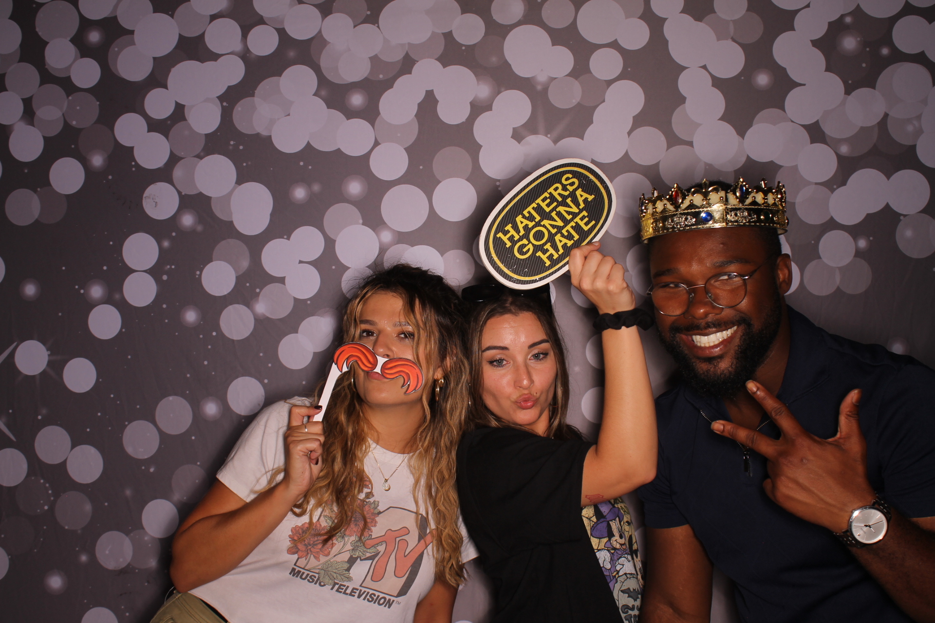 Gracie's 24th summer slasher | View more photos from the event at gallery.photoboothcincy.com/u/PhotoBoothCincy/Gracies-24th-summer-slasher