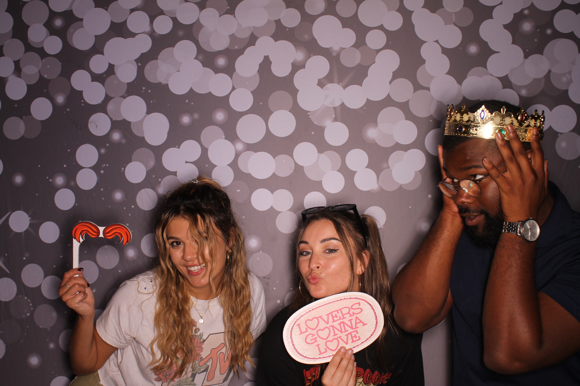Gracie's 24th summer slasher | View more photos from the event at gallery.photoboothcincy.com/u/PhotoBoothCincy/Gracies-24th-summer-slasher