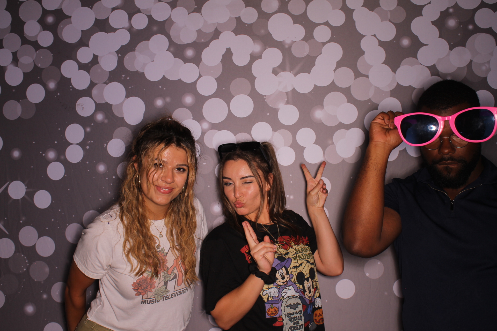 Gracie's 24th summer slasher | View more photos from the event at gallery.photoboothcincy.com/u/PhotoBoothCincy/Gracies-24th-summer-slasher