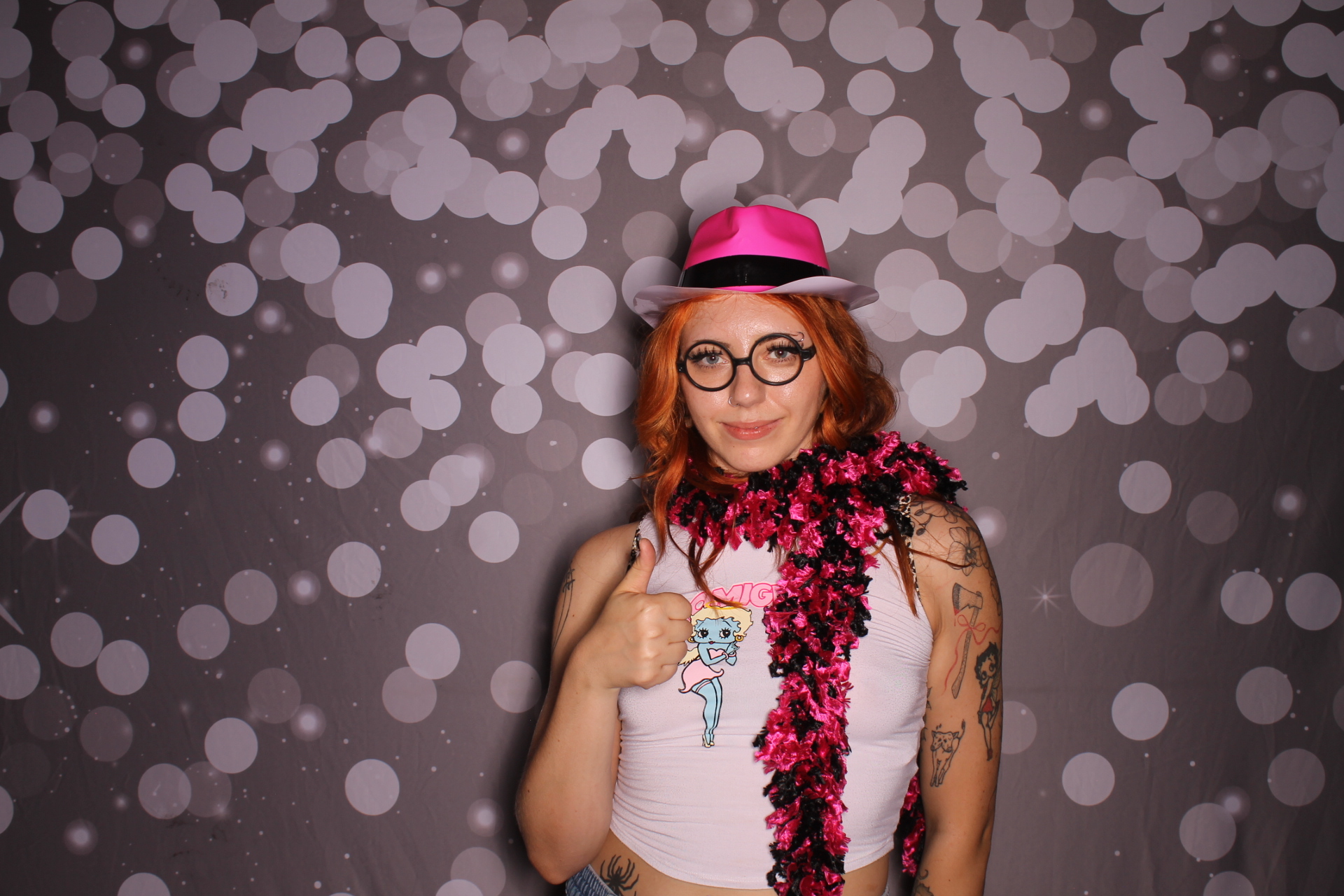Gracie's 24th summer slasher | View more photos from the event at gallery.photoboothcincy.com/u/PhotoBoothCincy/Gracies-24th-summer-slasher