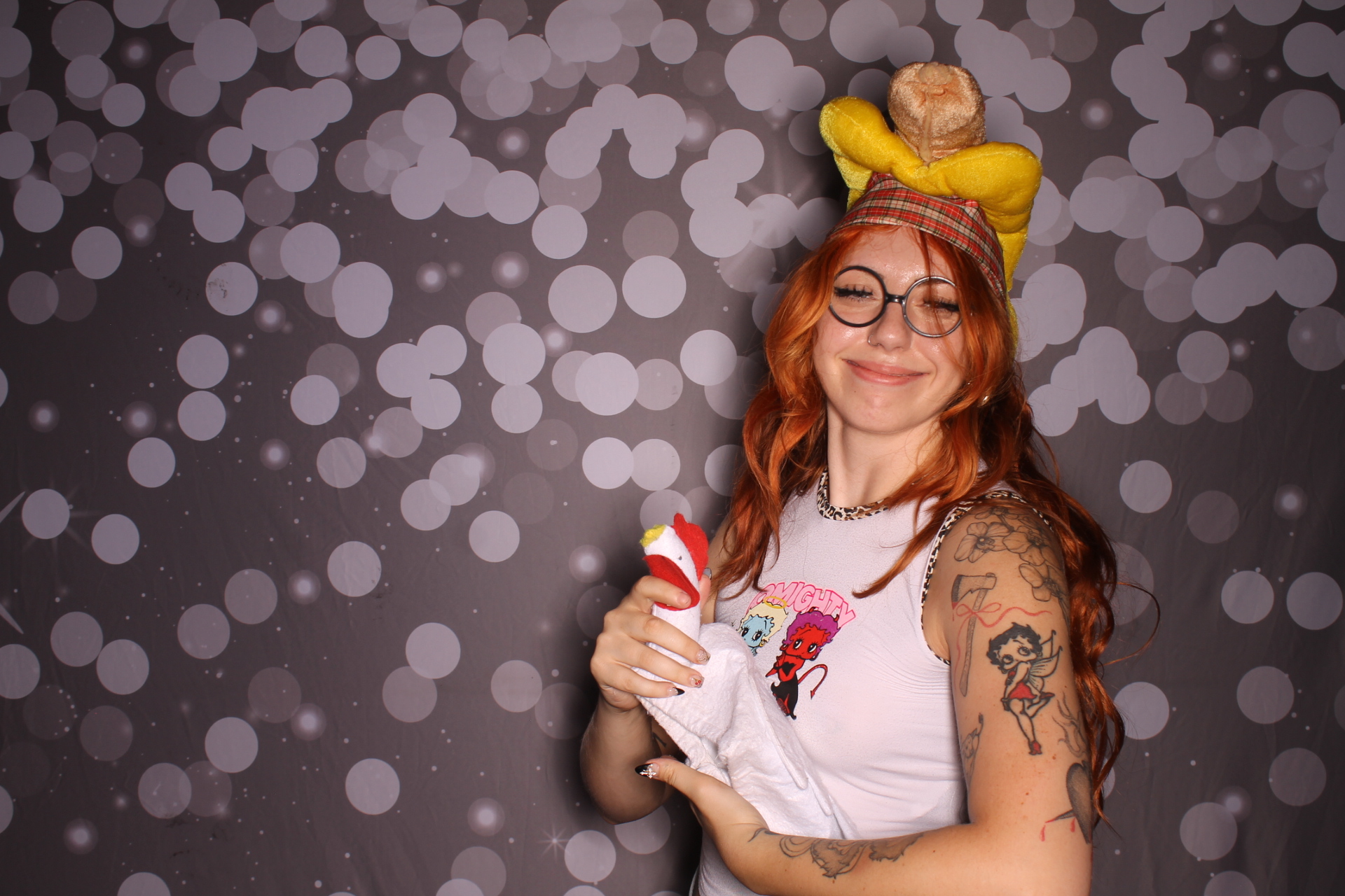 Gracie's 24th summer slasher | View more photos from the event at gallery.photoboothcincy.com/u/PhotoBoothCincy/Gracies-24th-summer-slasher