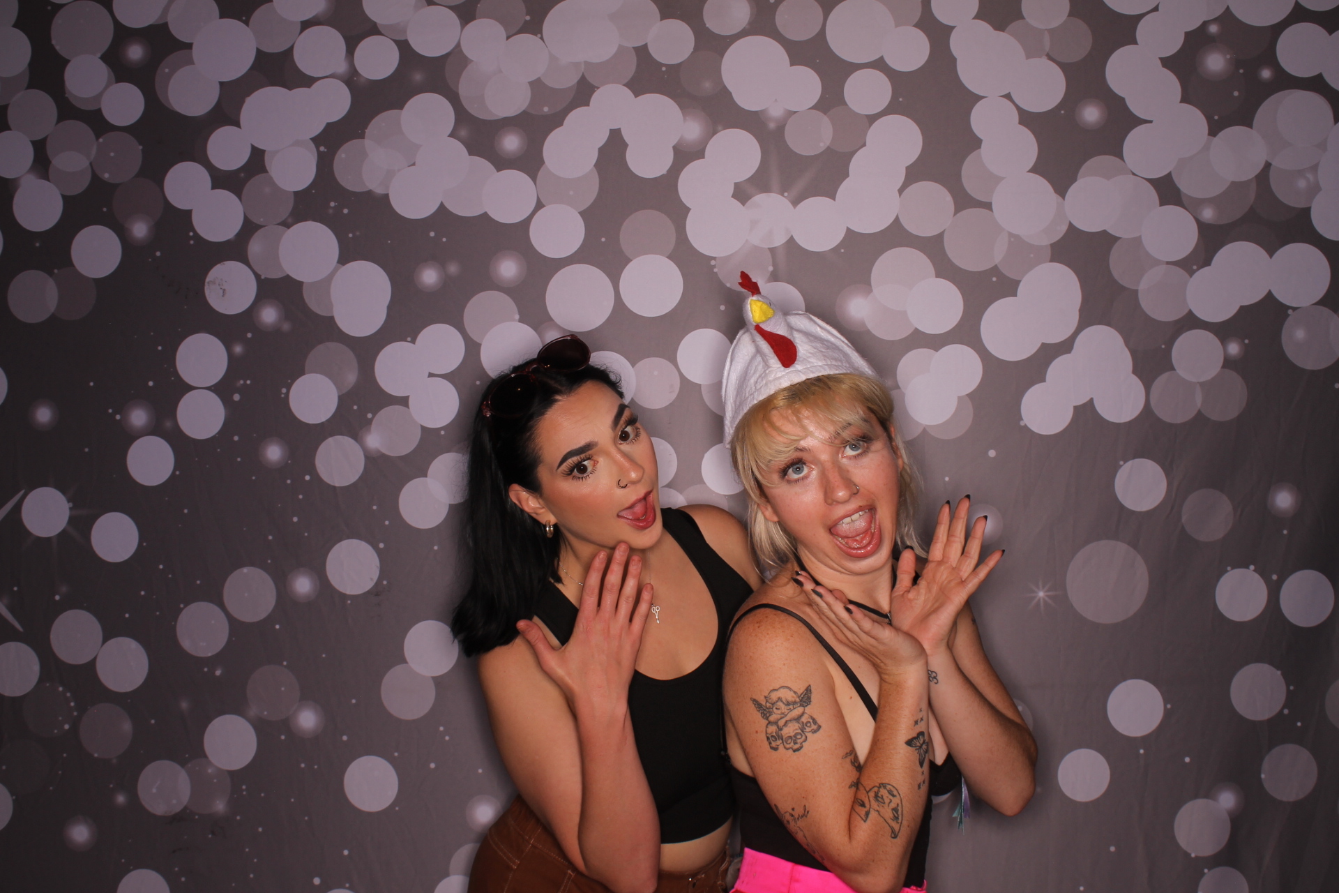 Gracie's 24th summer slasher | View more photos from the event at gallery.photoboothcincy.com/u/PhotoBoothCincy/Gracies-24th-summer-slasher