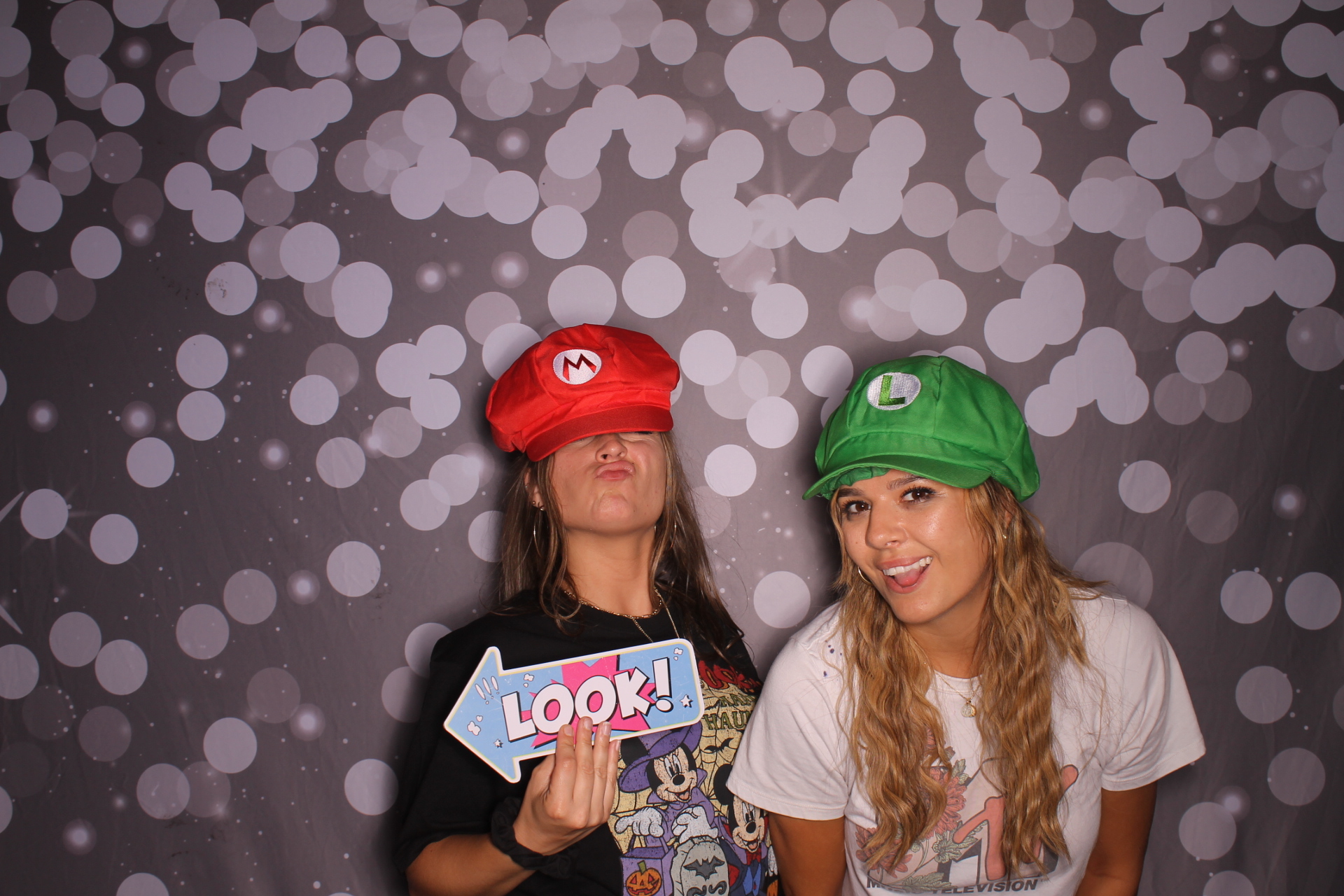 Gracie's 24th summer slasher | View more photos from the event at gallery.photoboothcincy.com/u/PhotoBoothCincy/Gracies-24th-summer-slasher