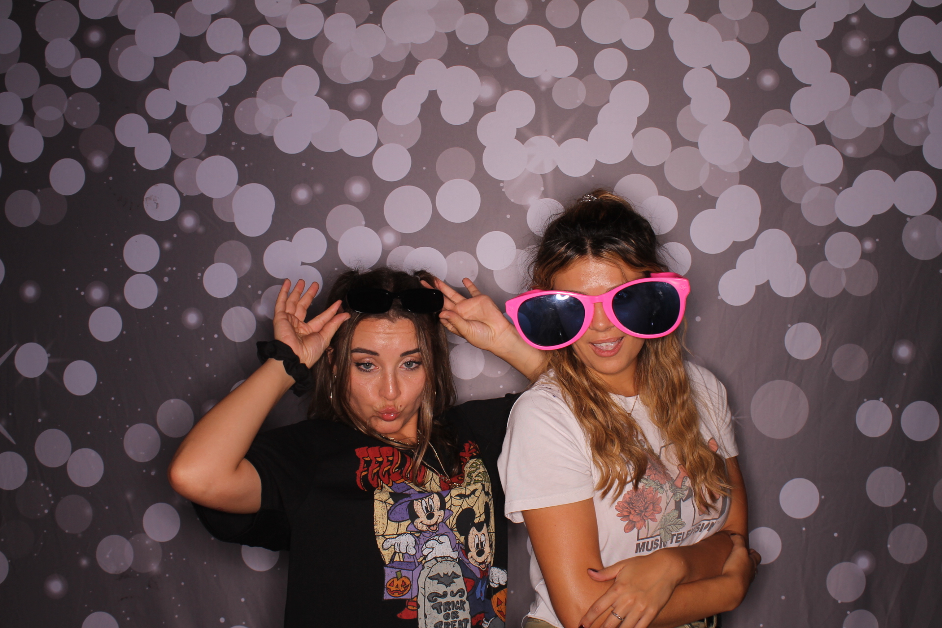Gracie's 24th summer slasher | View more photos from the event at gallery.photoboothcincy.com/u/PhotoBoothCincy/Gracies-24th-summer-slasher