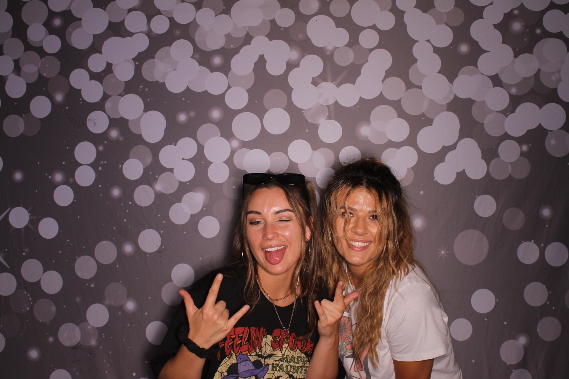 Gracie's 24th summer slasher | View more photos from the event at gallery.photoboothcincy.com/u/PhotoBoothCincy/Gracies-24th-summer-slasher