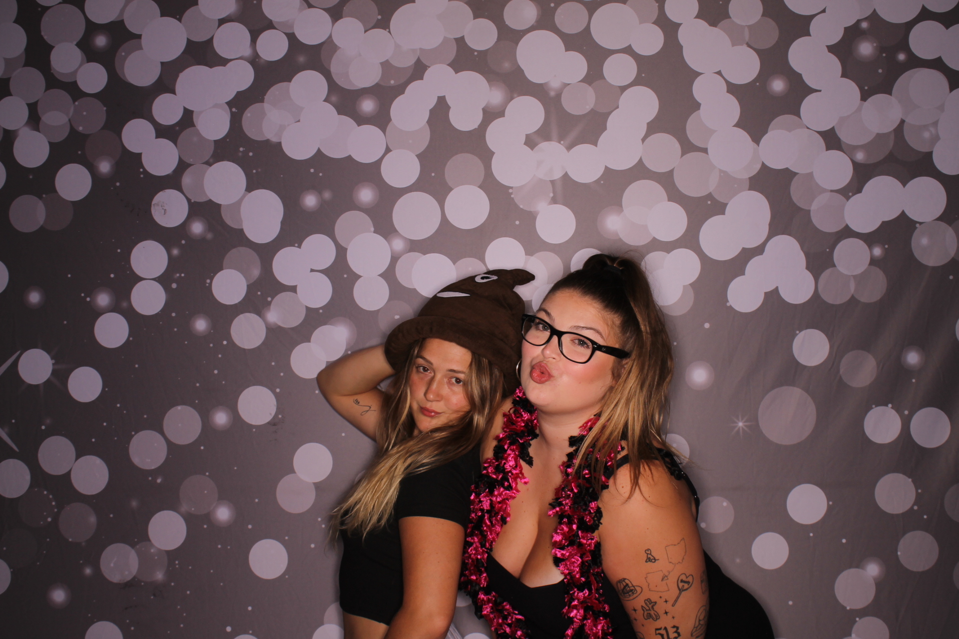 Gracie's 24th summer slasher | View more photos from the event at gallery.photoboothcincy.com/u/PhotoBoothCincy/Gracies-24th-summer-slasher
