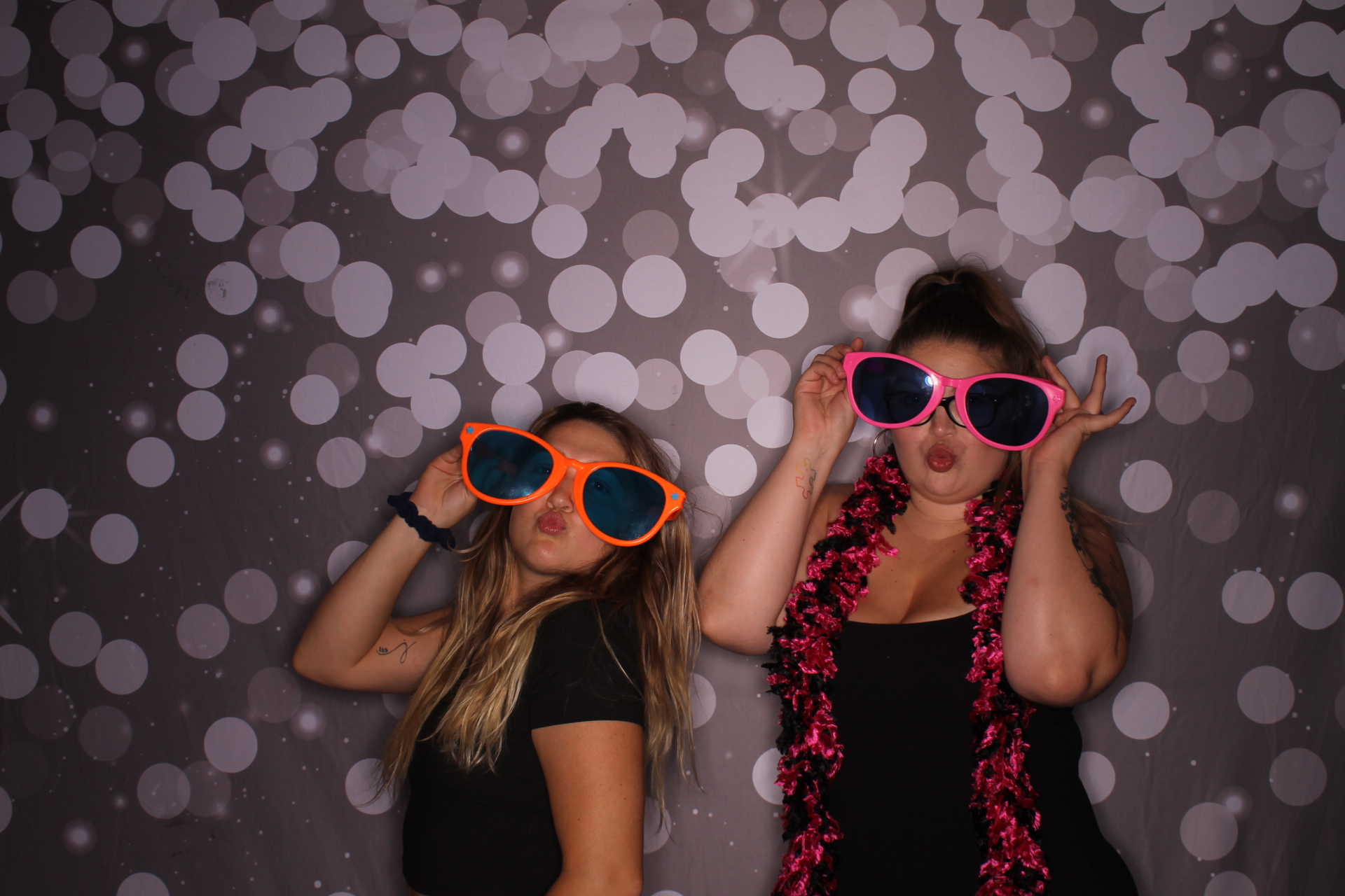 Gracie's 24th summer slasher | View more photos from the event at gallery.photoboothcincy.com/u/PhotoBoothCincy/Gracies-24th-summer-slasher