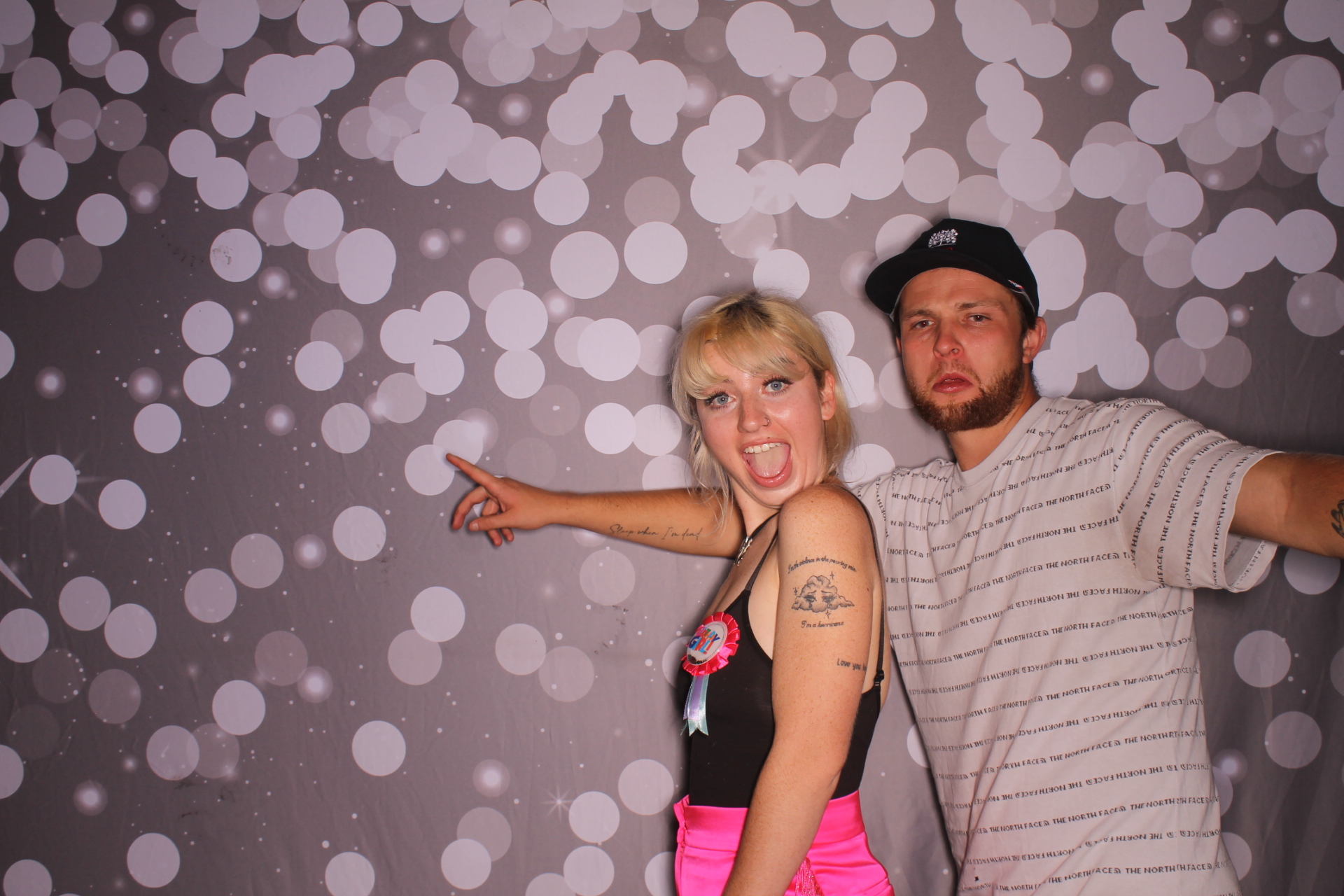 Gracie's 24th summer slasher | View more photos from the event at gallery.photoboothcincy.com/u/PhotoBoothCincy/Gracies-24th-summer-slasher