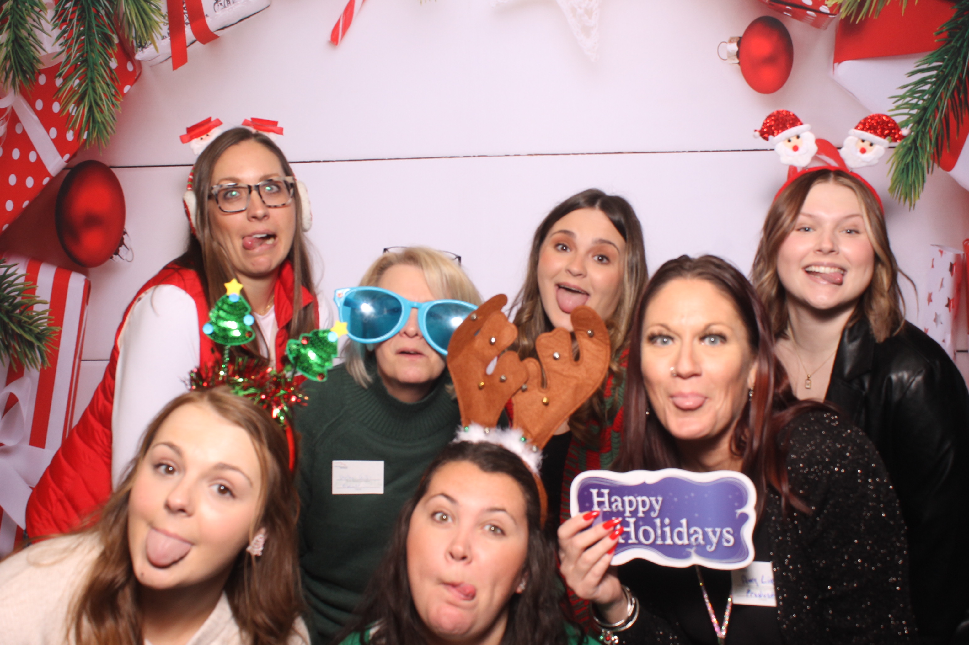 Great American Insurance Holiday Party 2024 | View more photos from the event at gallery.photoboothcincy.com/u/PhotoBoothCincy/Great-American-Insurance-Holiday-Party-2024