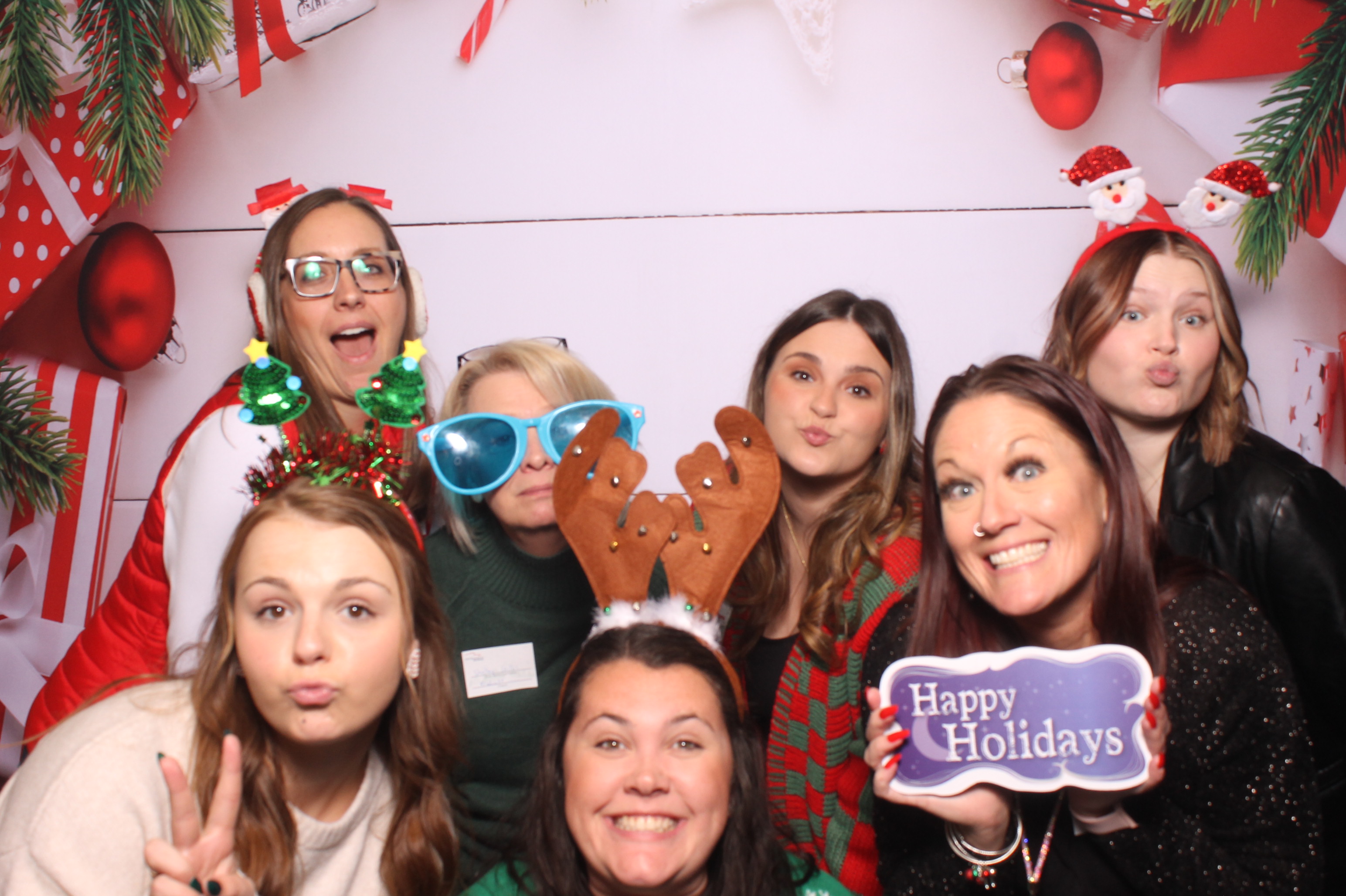 Great American Insurance Holiday Party 2024 | View more photos from the event at gallery.photoboothcincy.com/u/PhotoBoothCincy/Great-American-Insurance-Holiday-Party-2024