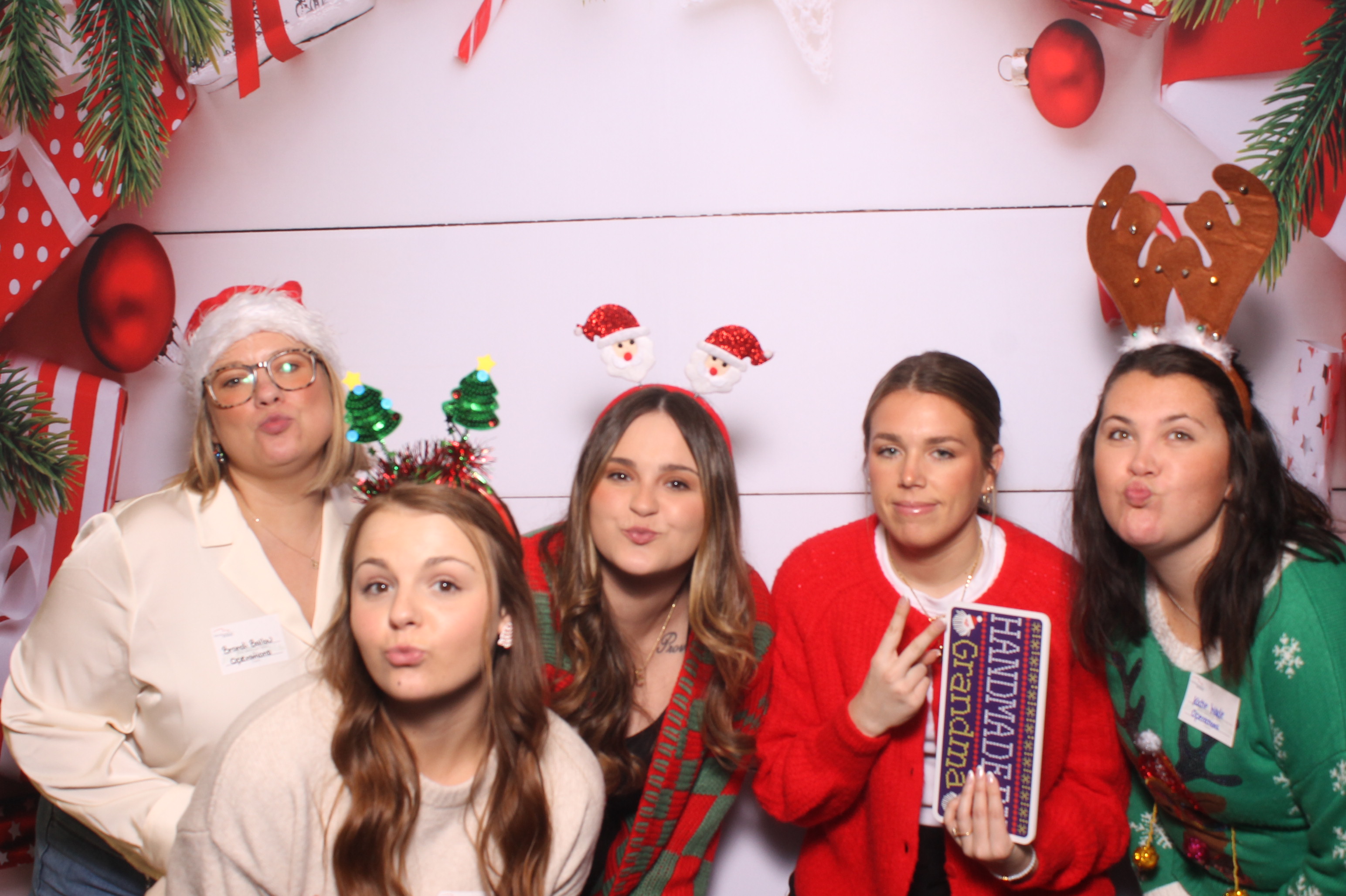 Great American Insurance Holiday Party 2024 | View more photos from the event at gallery.photoboothcincy.com/u/PhotoBoothCincy/Great-American-Insurance-Holiday-Party-2024