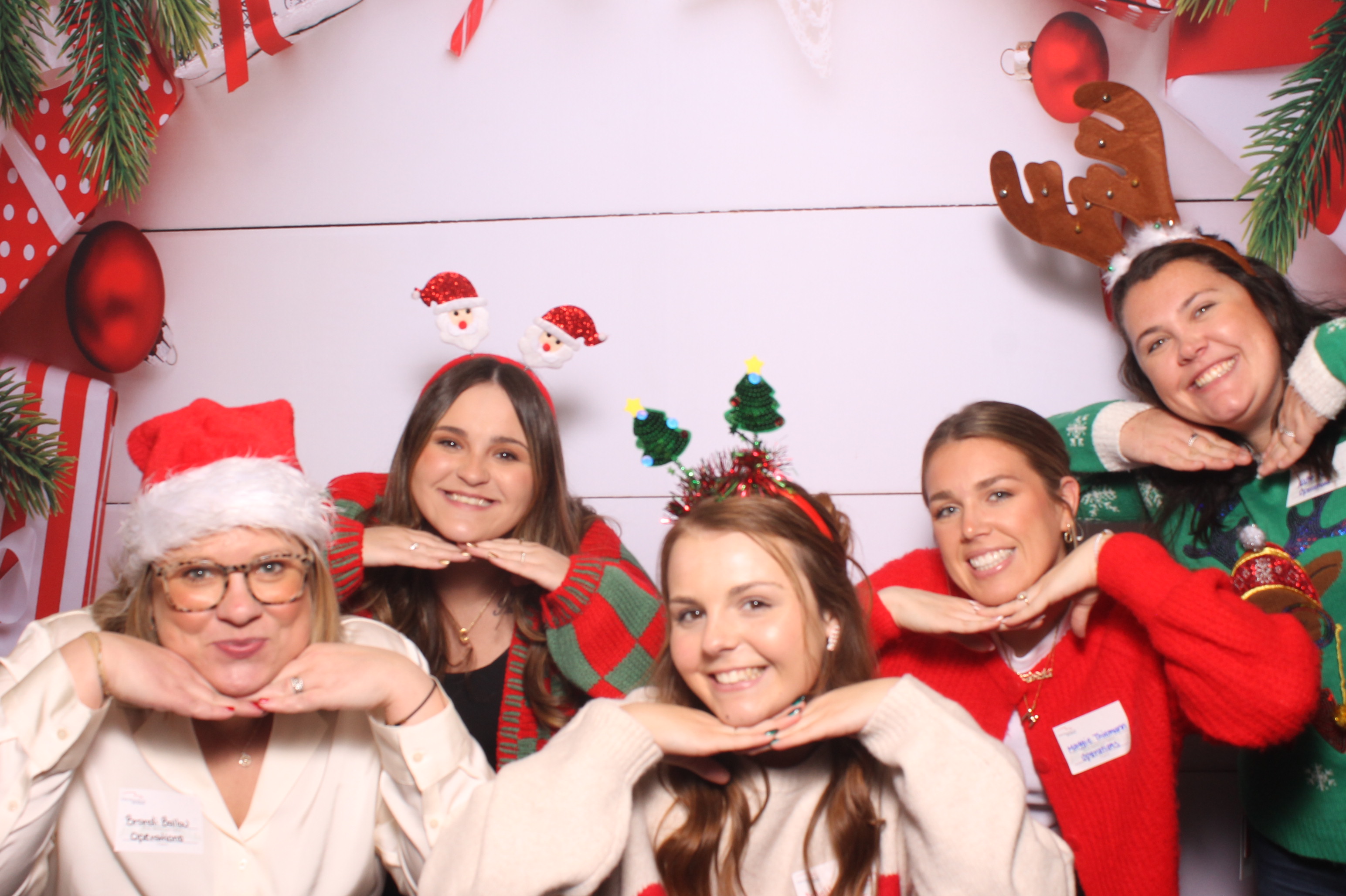 Great American Insurance Holiday Party 2024 | View more photos from the event at gallery.photoboothcincy.com/u/PhotoBoothCincy/Great-American-Insurance-Holiday-Party-2024