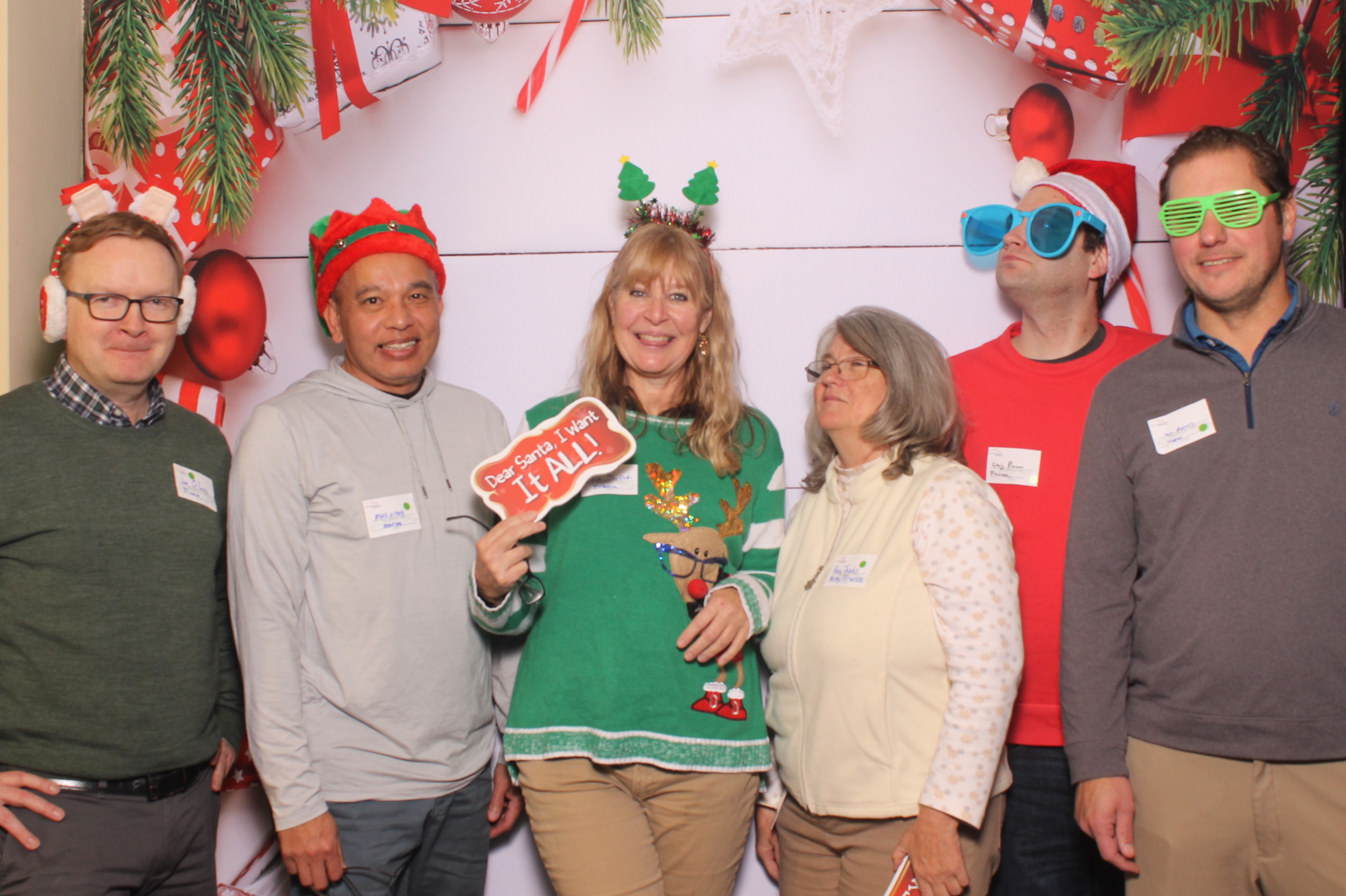 Great American Insurance Holiday Party 2024 | View more photos from the event at gallery.photoboothcincy.com/u/PhotoBoothCincy/Great-American-Insurance-Holiday-Party-2024