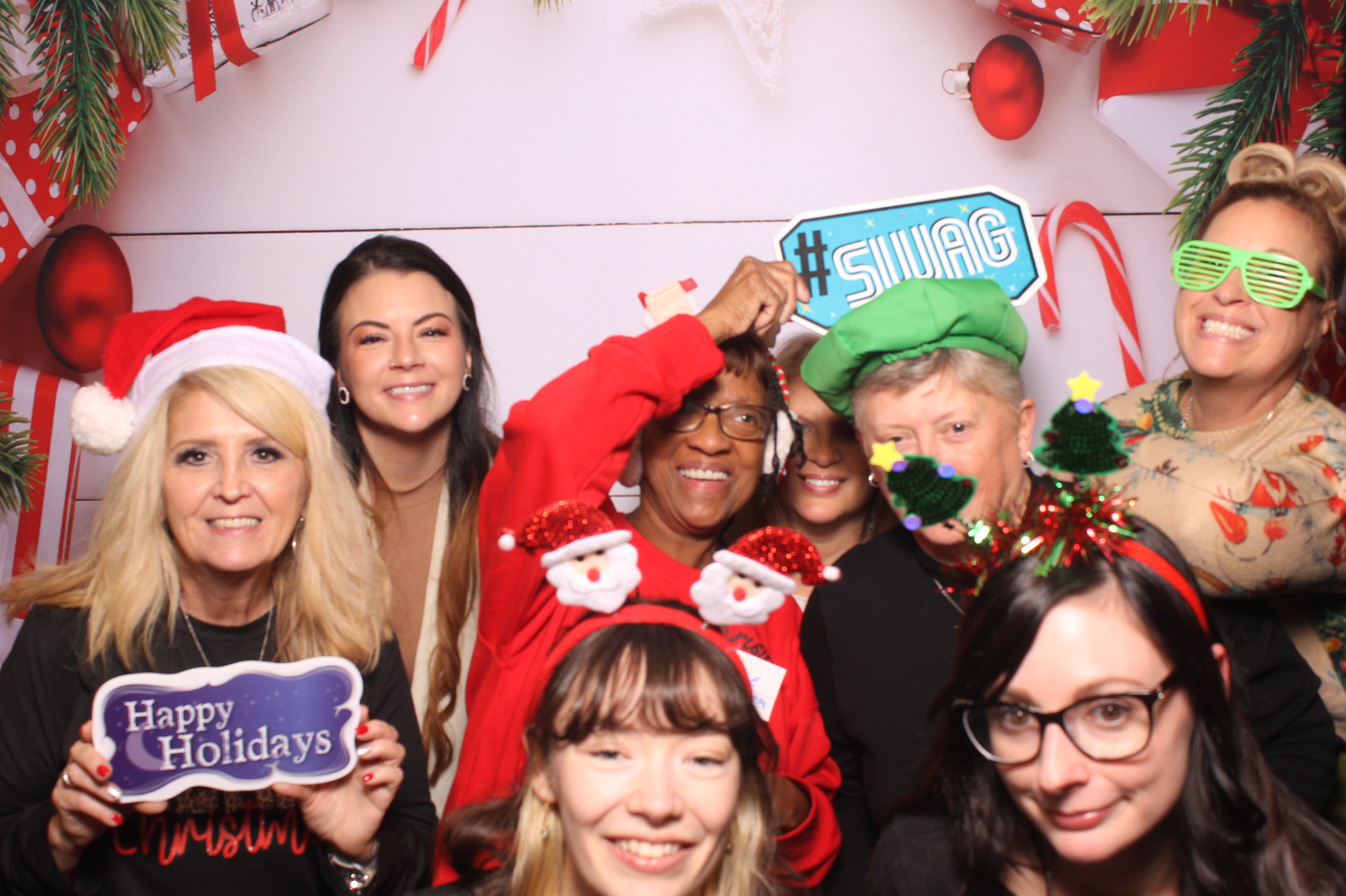 Great American Insurance Holiday Party 2024 | View more photos from the event at gallery.photoboothcincy.com/u/PhotoBoothCincy/Great-American-Insurance-Holiday-Party-2024