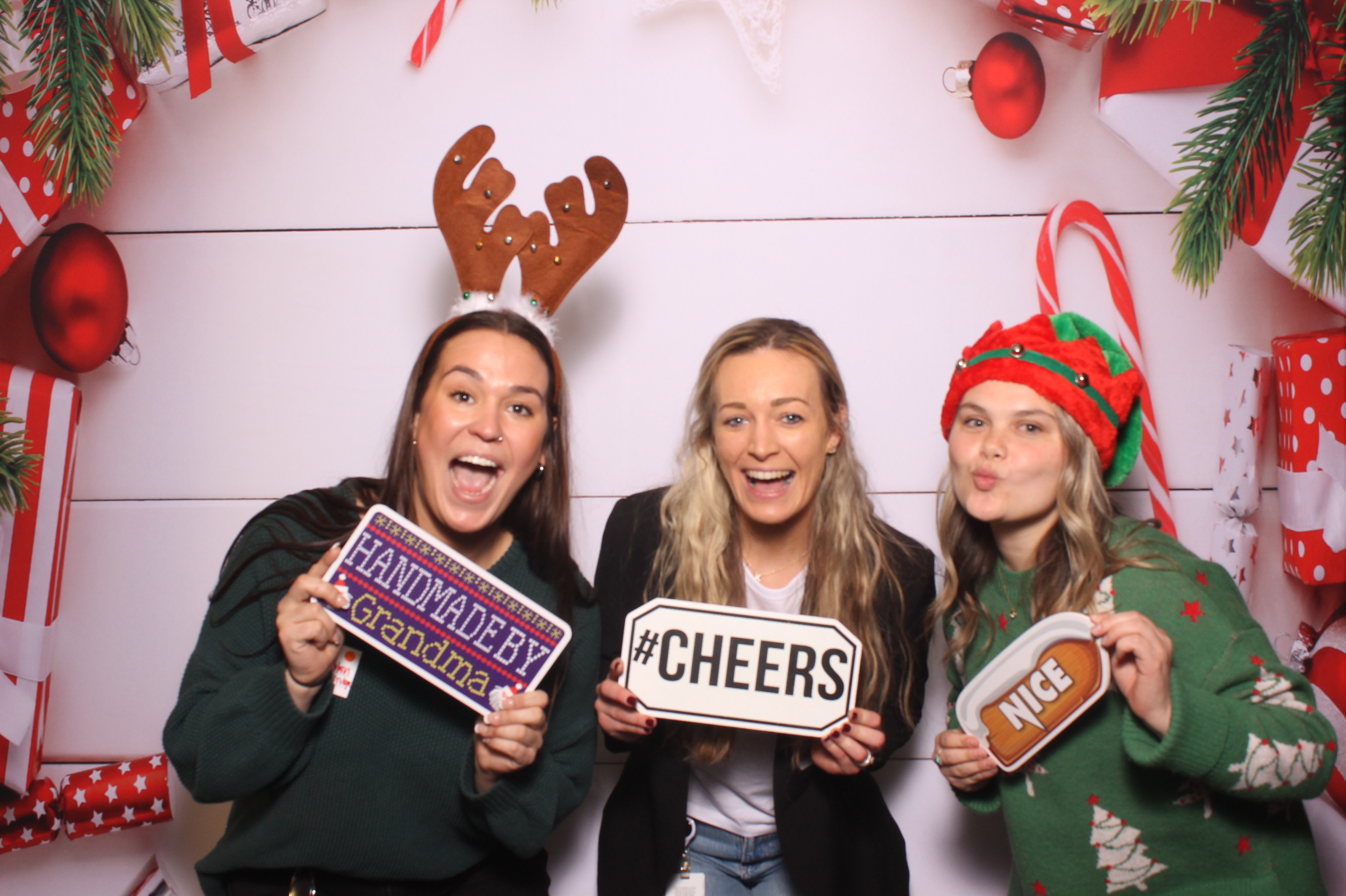 Great American Insurance Holiday Party 2024 | View more photos from the event at gallery.photoboothcincy.com/u/PhotoBoothCincy/Great-American-Insurance-Holiday-Party-2024