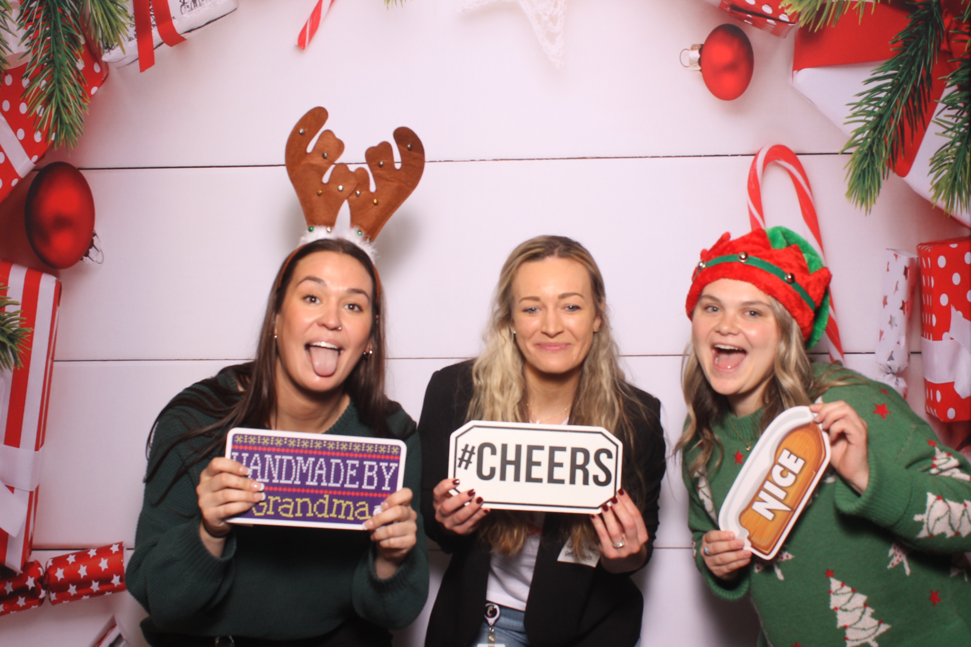 Great American Insurance Holiday Party 2024 | View more photos from the event at gallery.photoboothcincy.com/u/PhotoBoothCincy/Great-American-Insurance-Holiday-Party-2024