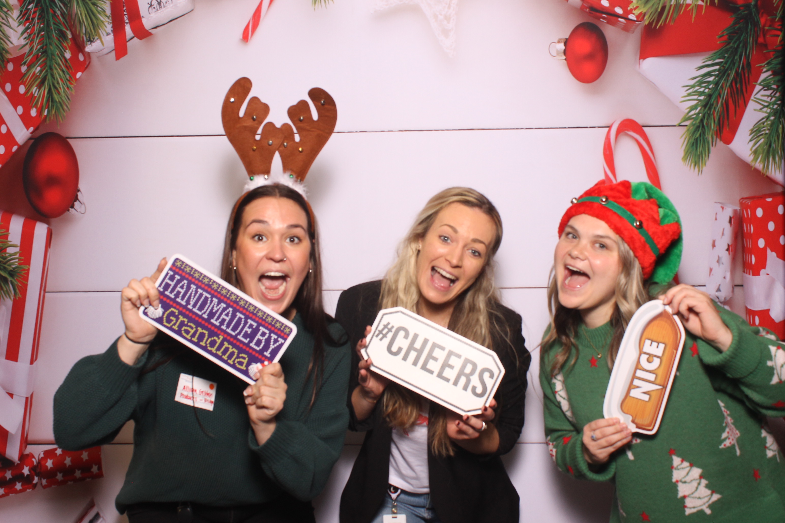 Great American Insurance Holiday Party 2024 | View more photos from the event at gallery.photoboothcincy.com/u/PhotoBoothCincy/Great-American-Insurance-Holiday-Party-2024