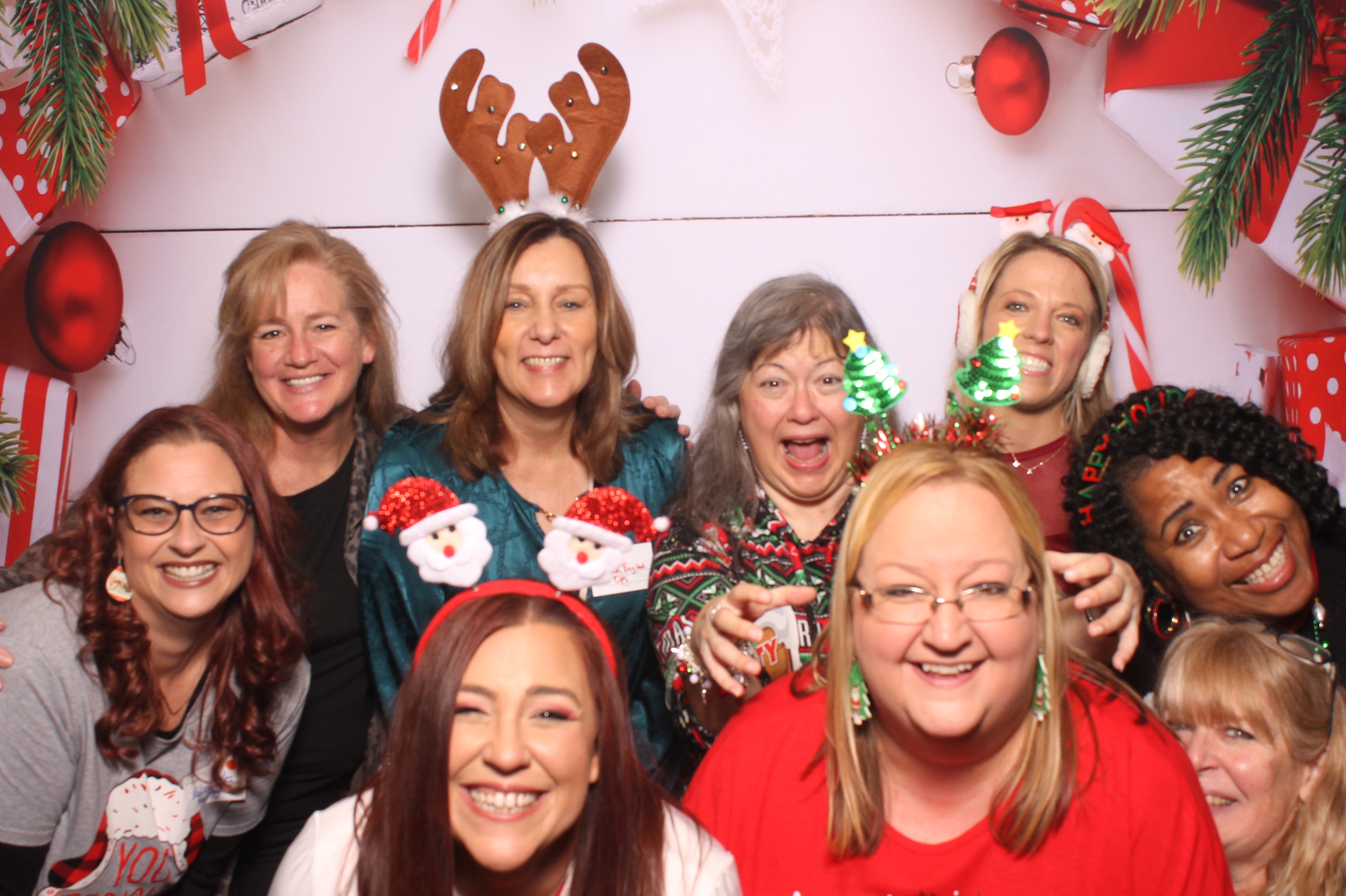 Great American Insurance Holiday Party 2024 | View more photos from the event at gallery.photoboothcincy.com/u/PhotoBoothCincy/Great-American-Insurance-Holiday-Party-2024