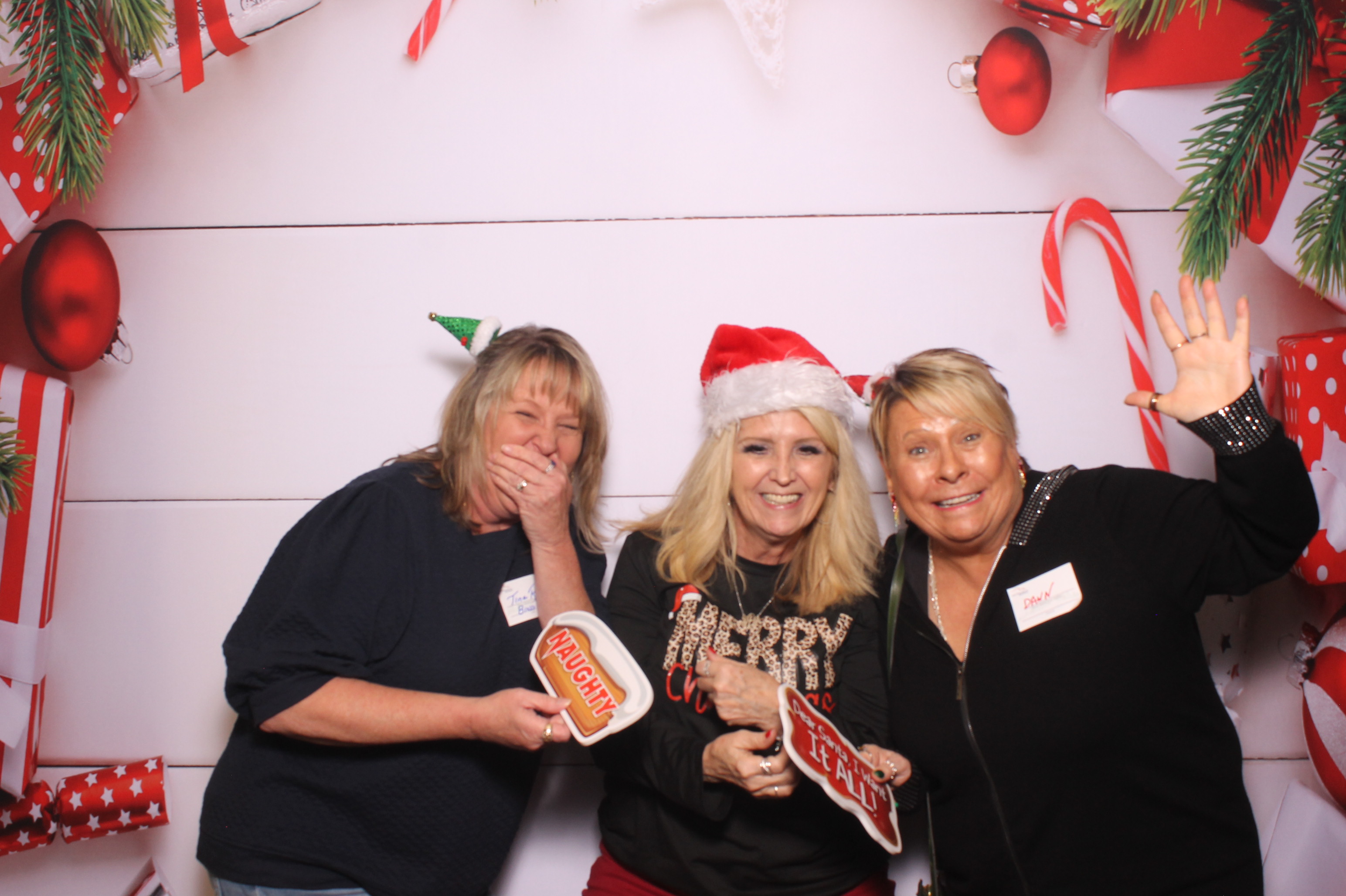 Great American Insurance Holiday Party 2024 | View more photos from the event at gallery.photoboothcincy.com/u/PhotoBoothCincy/Great-American-Insurance-Holiday-Party-2024