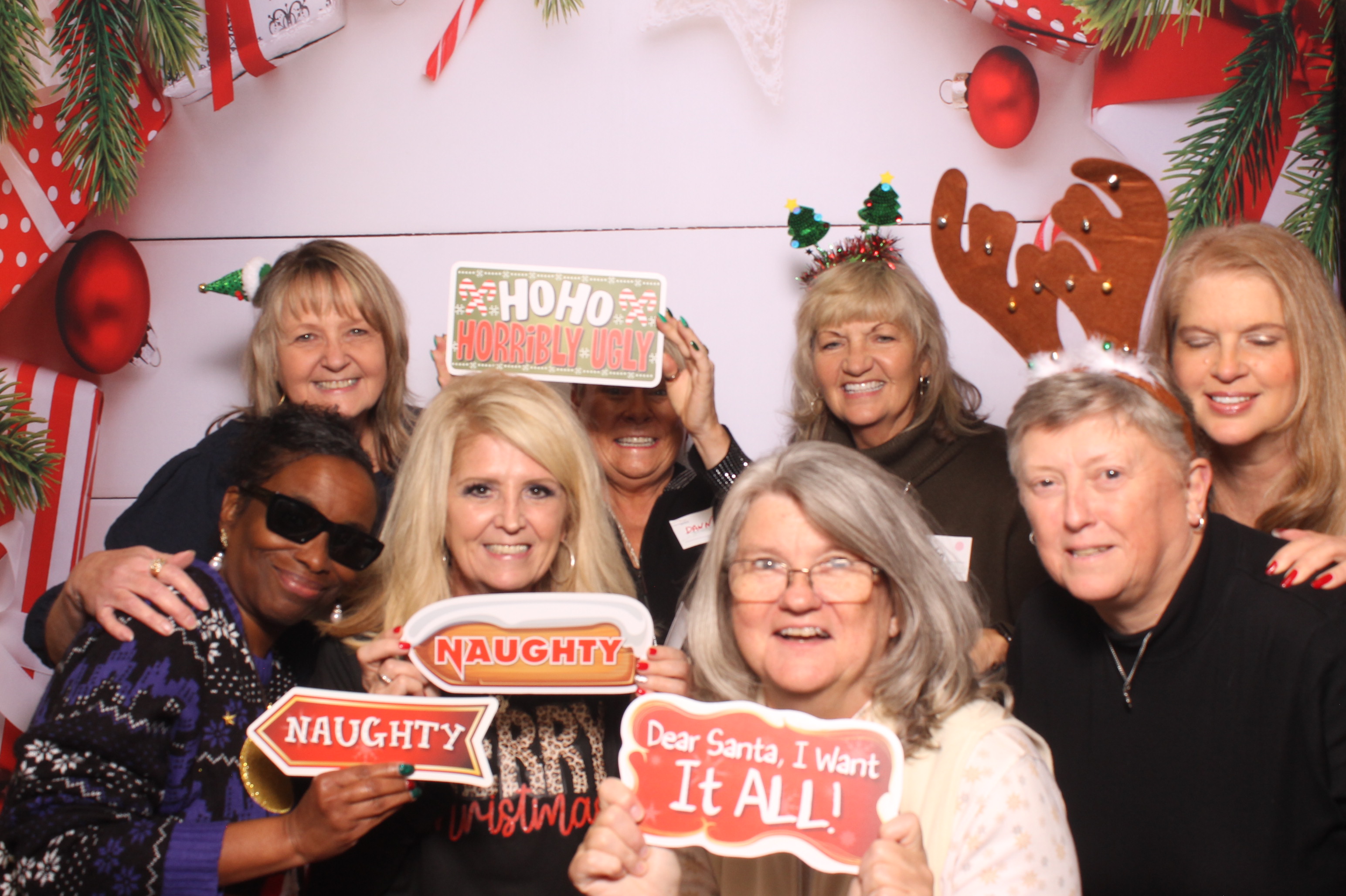 Great American Insurance Holiday Party 2024 | View more photos from the event at gallery.photoboothcincy.com/u/PhotoBoothCincy/Great-American-Insurance-Holiday-Party-2024