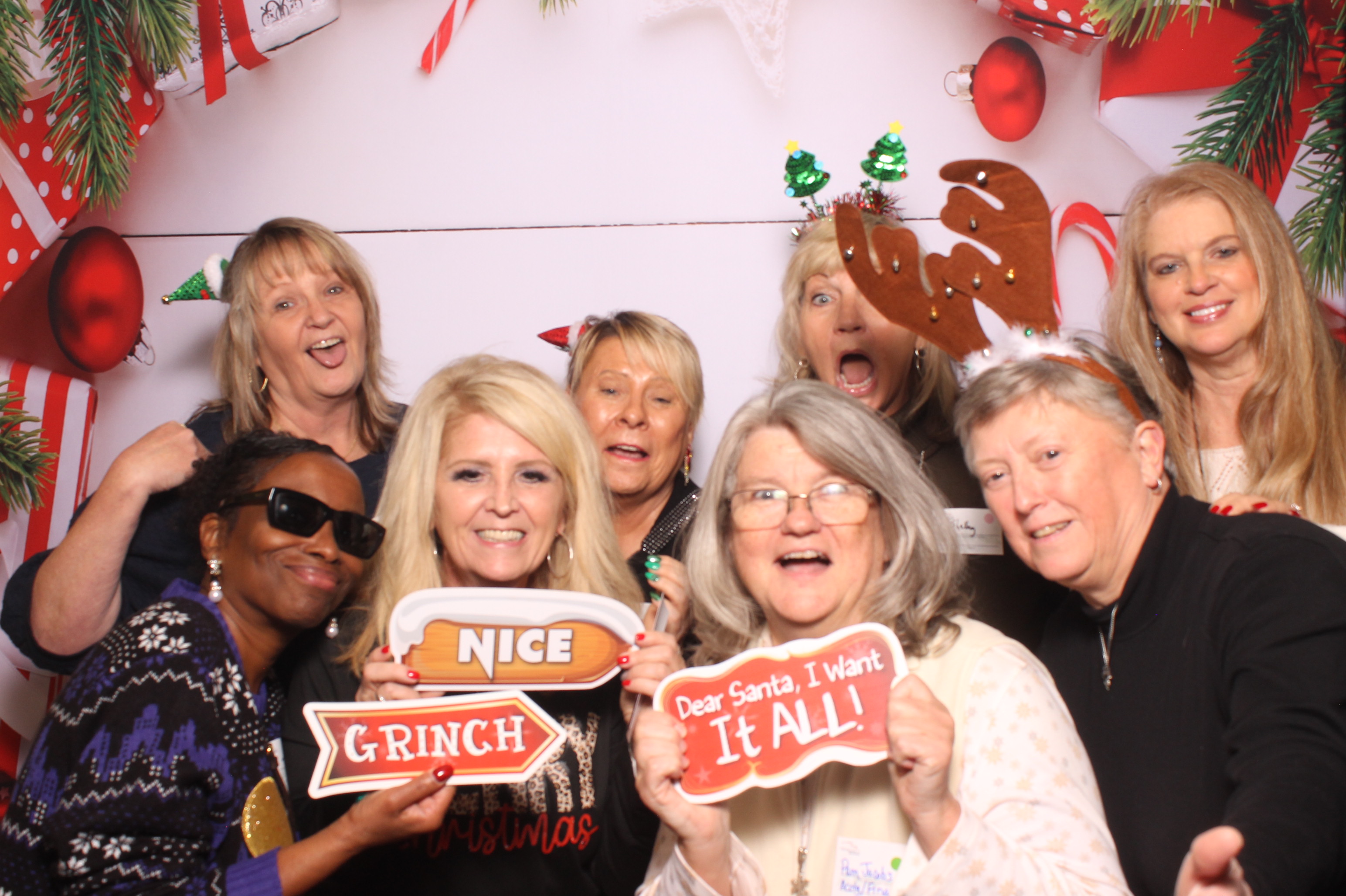 Great American Insurance Holiday Party 2024 | View more photos from the event at gallery.photoboothcincy.com/u/PhotoBoothCincy/Great-American-Insurance-Holiday-Party-2024