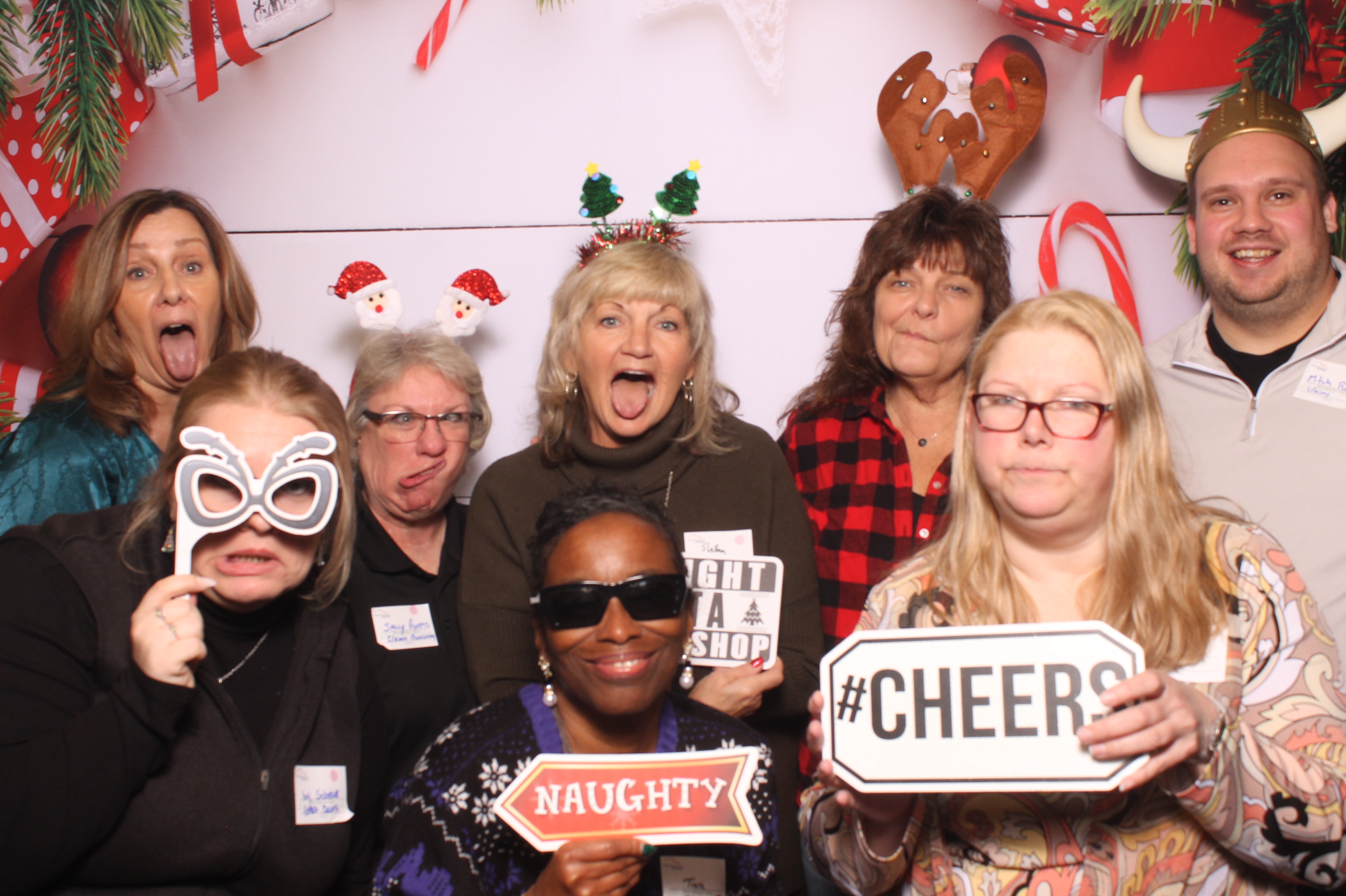 Great American Insurance Holiday Party 2024 | View more photos from the event at gallery.photoboothcincy.com/u/PhotoBoothCincy/Great-American-Insurance-Holiday-Party-2024