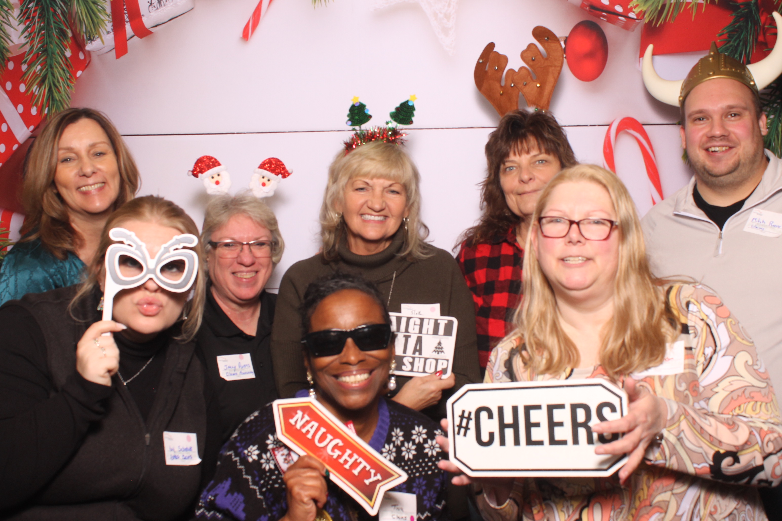 Great American Insurance Holiday Party 2024 | View more photos from the event at gallery.photoboothcincy.com/u/PhotoBoothCincy/Great-American-Insurance-Holiday-Party-2024