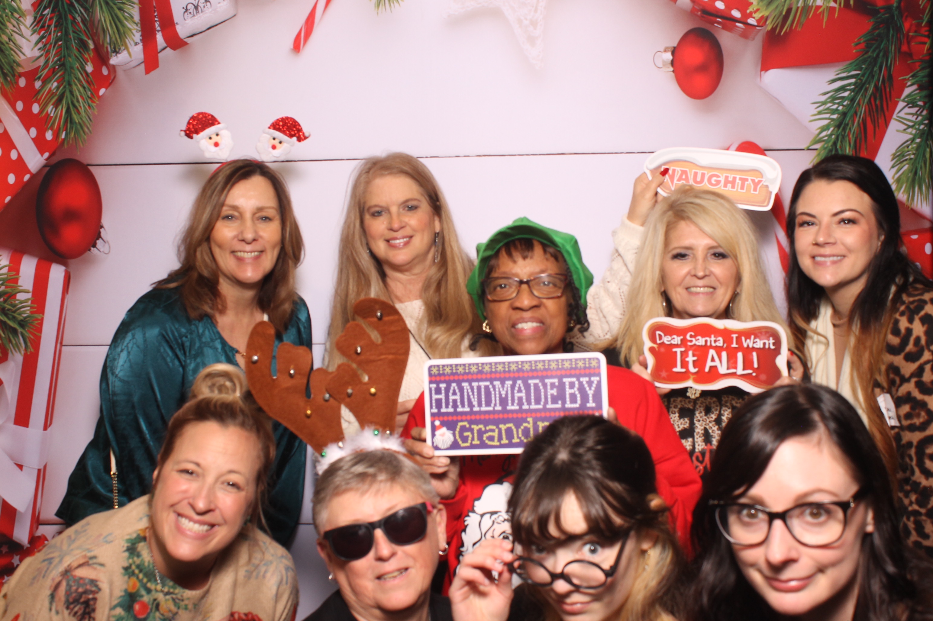 Great American Insurance Holiday Party 2024 | View more photos from the event at gallery.photoboothcincy.com/u/PhotoBoothCincy/Great-American-Insurance-Holiday-Party-2024