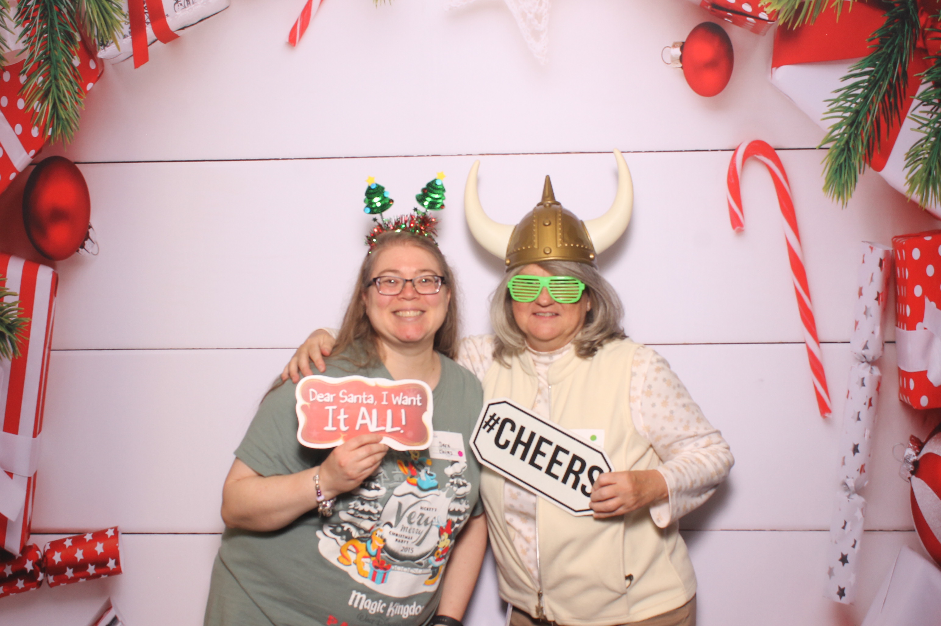 Great American Insurance Holiday Party 2024 | View more photos from the event at gallery.photoboothcincy.com/u/PhotoBoothCincy/Great-American-Insurance-Holiday-Party-2024