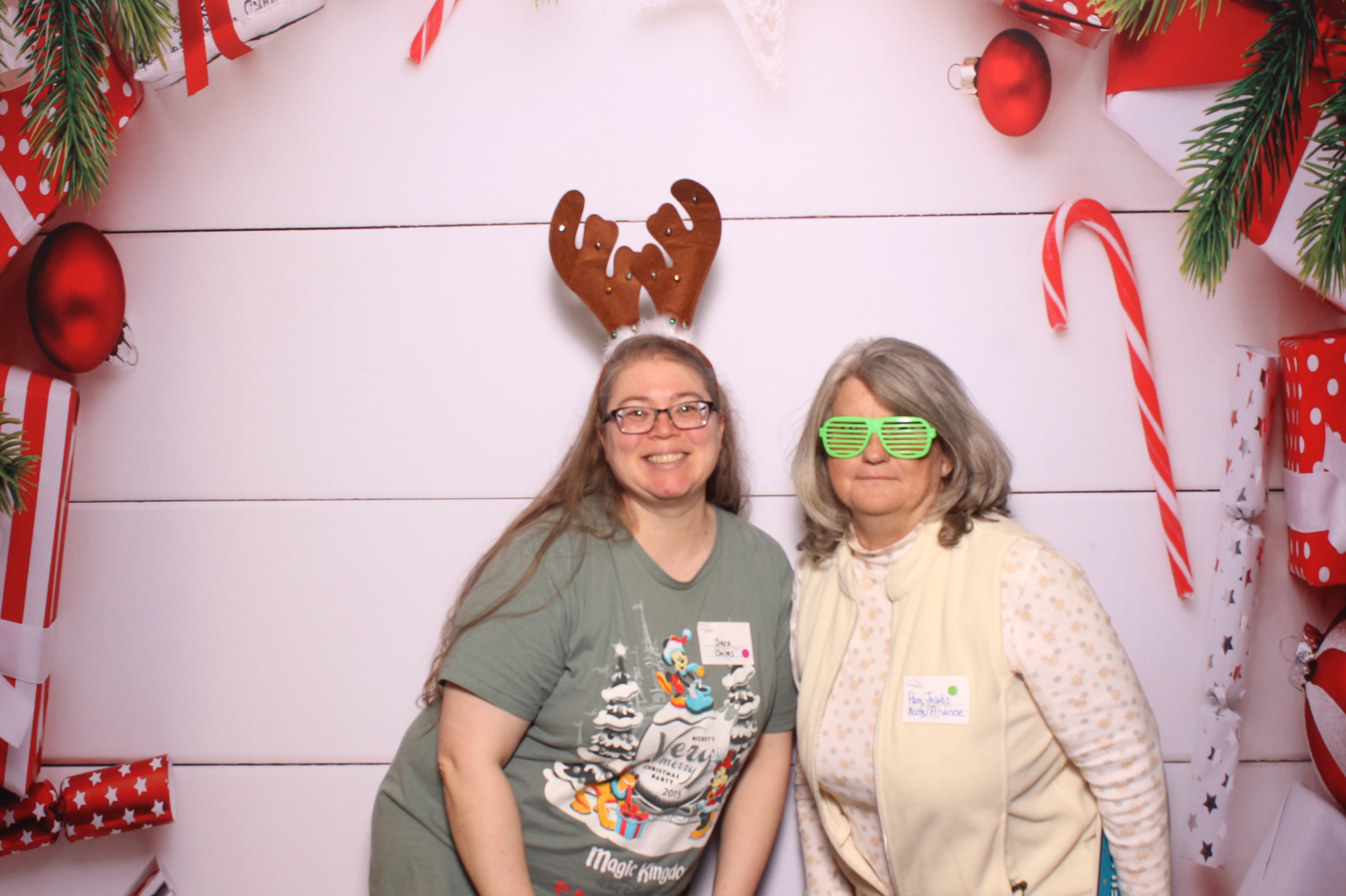 Great American Insurance Holiday Party 2024 | View more photos from the event at gallery.photoboothcincy.com/u/PhotoBoothCincy/Great-American-Insurance-Holiday-Party-2024