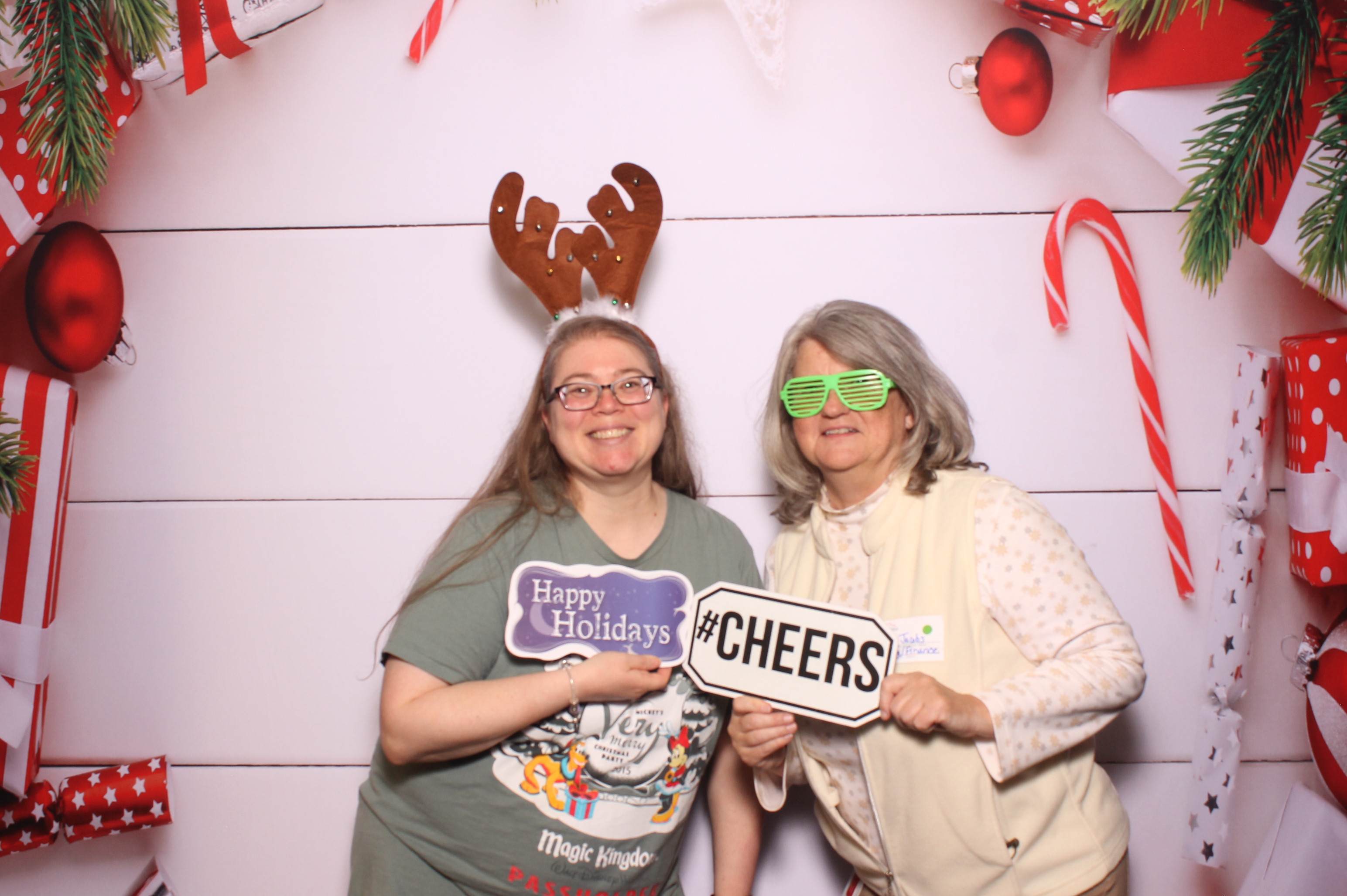 Great American Insurance Holiday Party 2024 | View more photos from the event at gallery.photoboothcincy.com/u/PhotoBoothCincy/Great-American-Insurance-Holiday-Party-2024