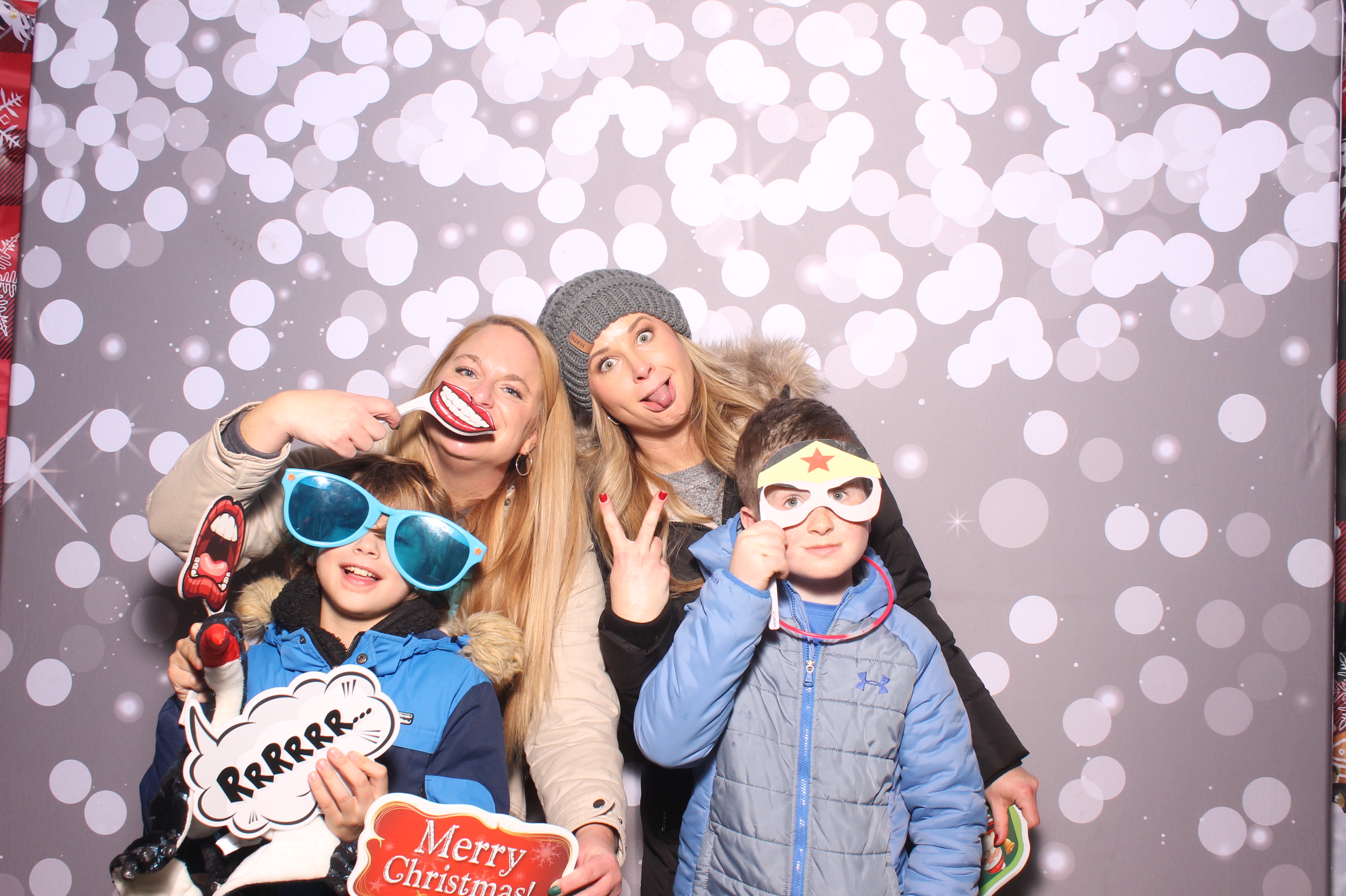 Hamilton TWP. Maineville Joint Tree Lighting | View more photos from the event at gallery.photoboothcincy.com/u/PhotoBoothCincy/Hamilton-TWP-Maineville-Joint-Tree-Lighting