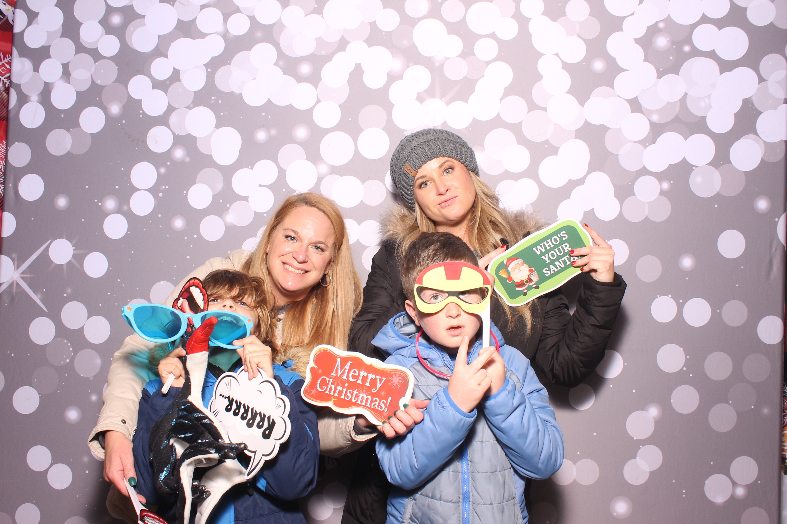 Hamilton TWP. Maineville Joint Tree Lighting | View more photos from the event at gallery.photoboothcincy.com/u/PhotoBoothCincy/Hamilton-TWP-Maineville-Joint-Tree-Lighting