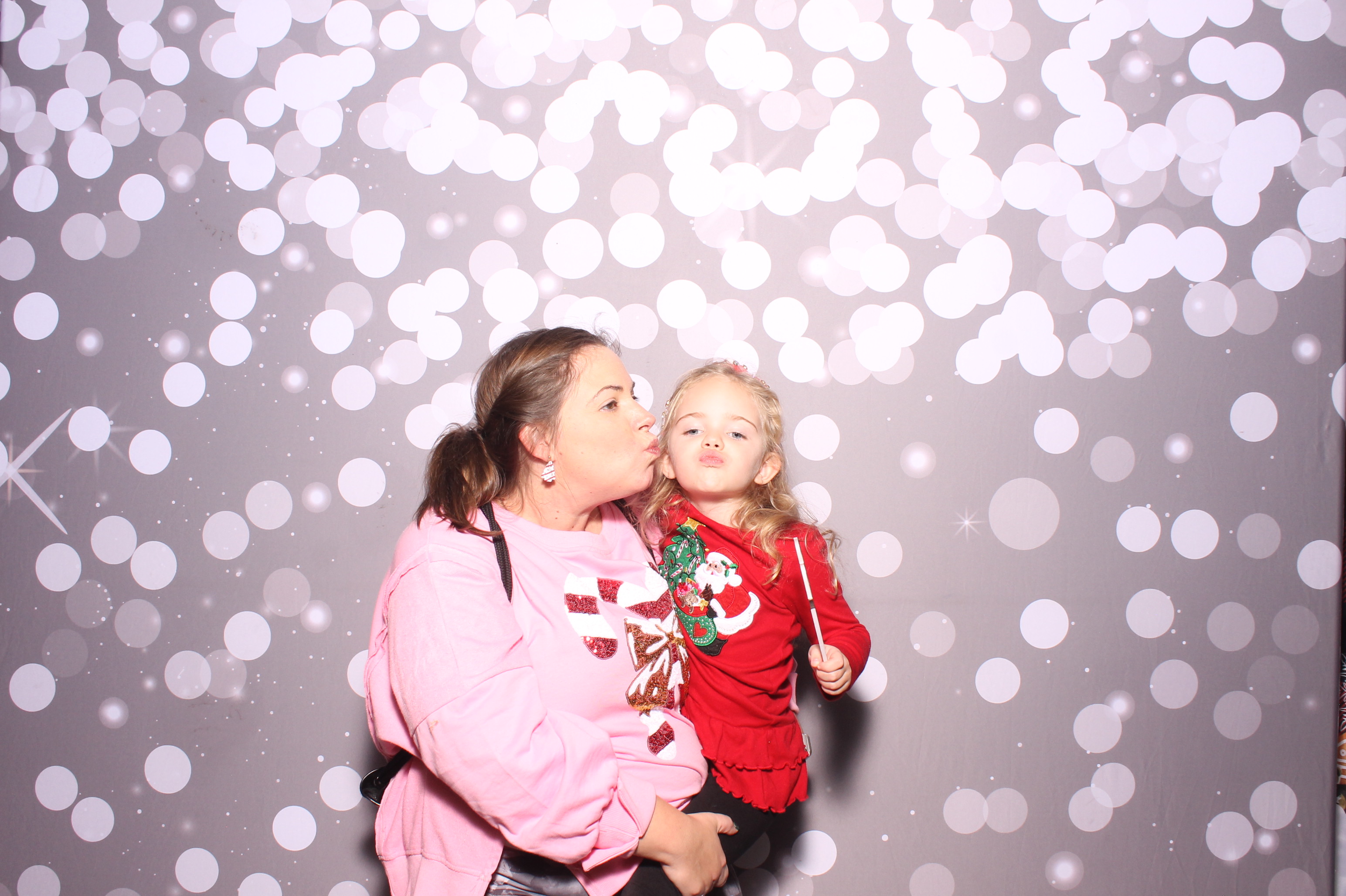 Hamilton TWP. Maineville Joint Tree Lighting | View more photos from the event at gallery.photoboothcincy.com/u/PhotoBoothCincy/Hamilton-TWP-Maineville-Joint-Tree-Lighting