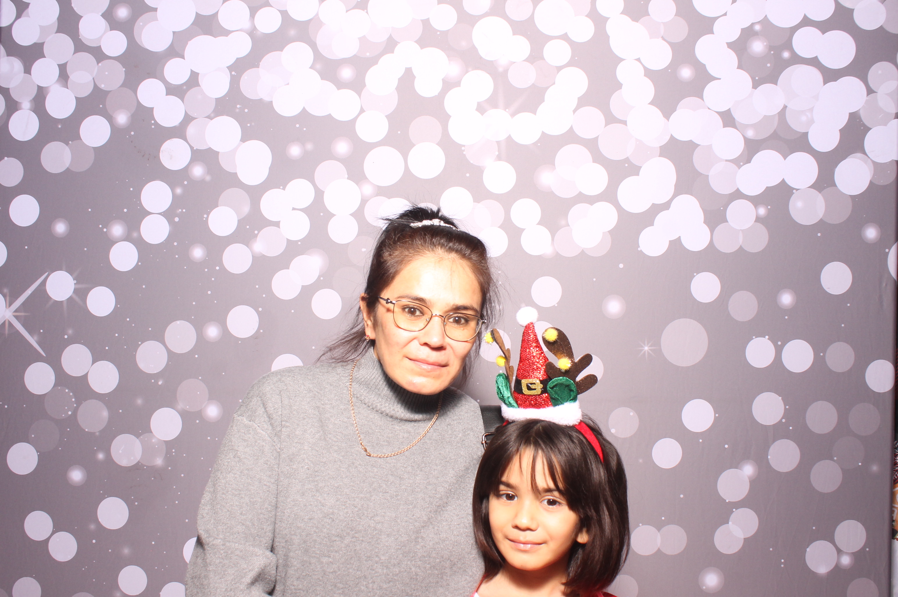 Hamilton TWP. Maineville Joint Tree Lighting | View more photos from the event at gallery.photoboothcincy.com/u/PhotoBoothCincy/Hamilton-TWP-Maineville-Joint-Tree-Lighting