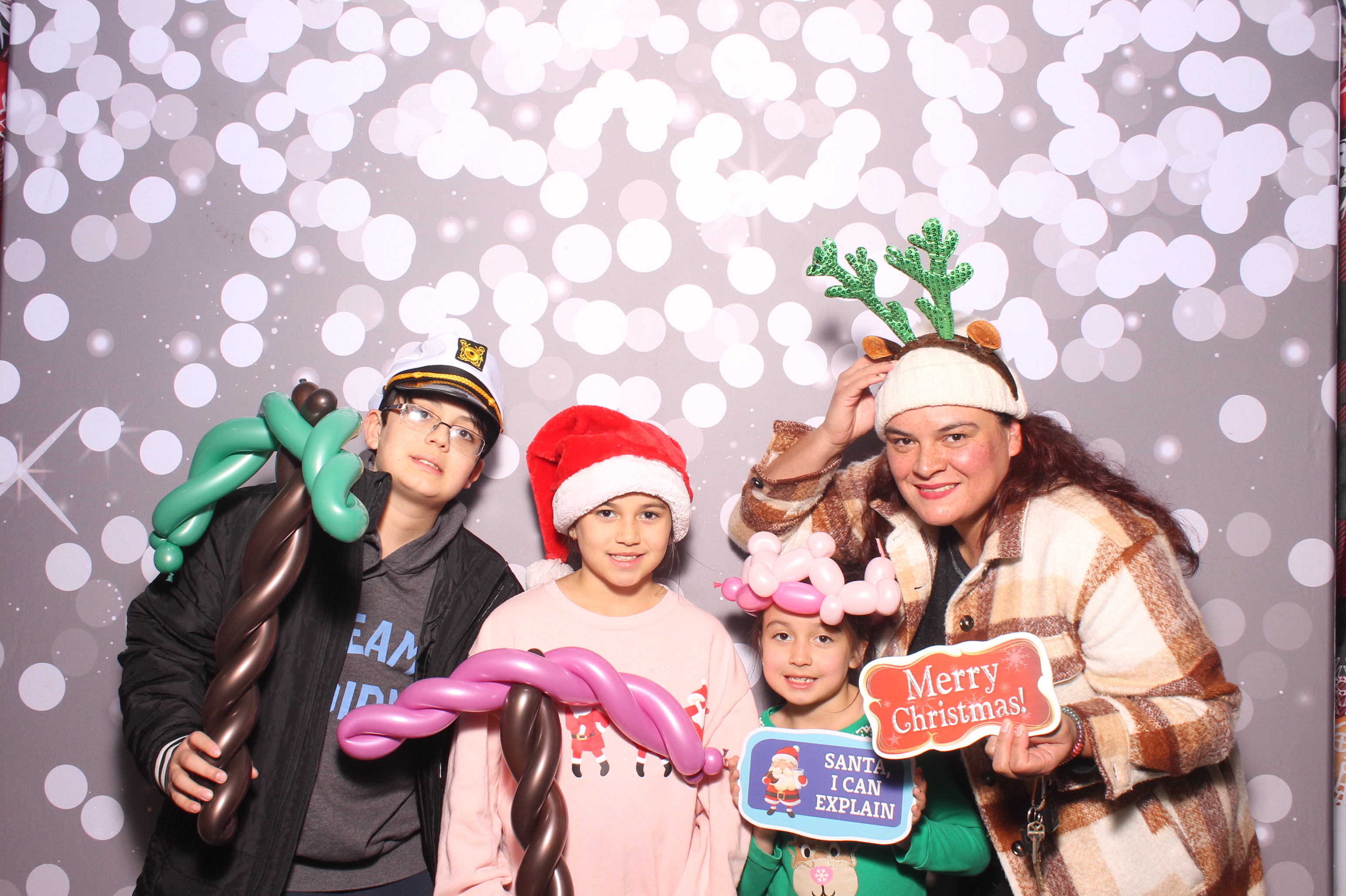 Hamilton TWP. Maineville Joint Tree Lighting | View more photos from the event at gallery.photoboothcincy.com/u/PhotoBoothCincy/Hamilton-TWP-Maineville-Joint-Tree-Lighting