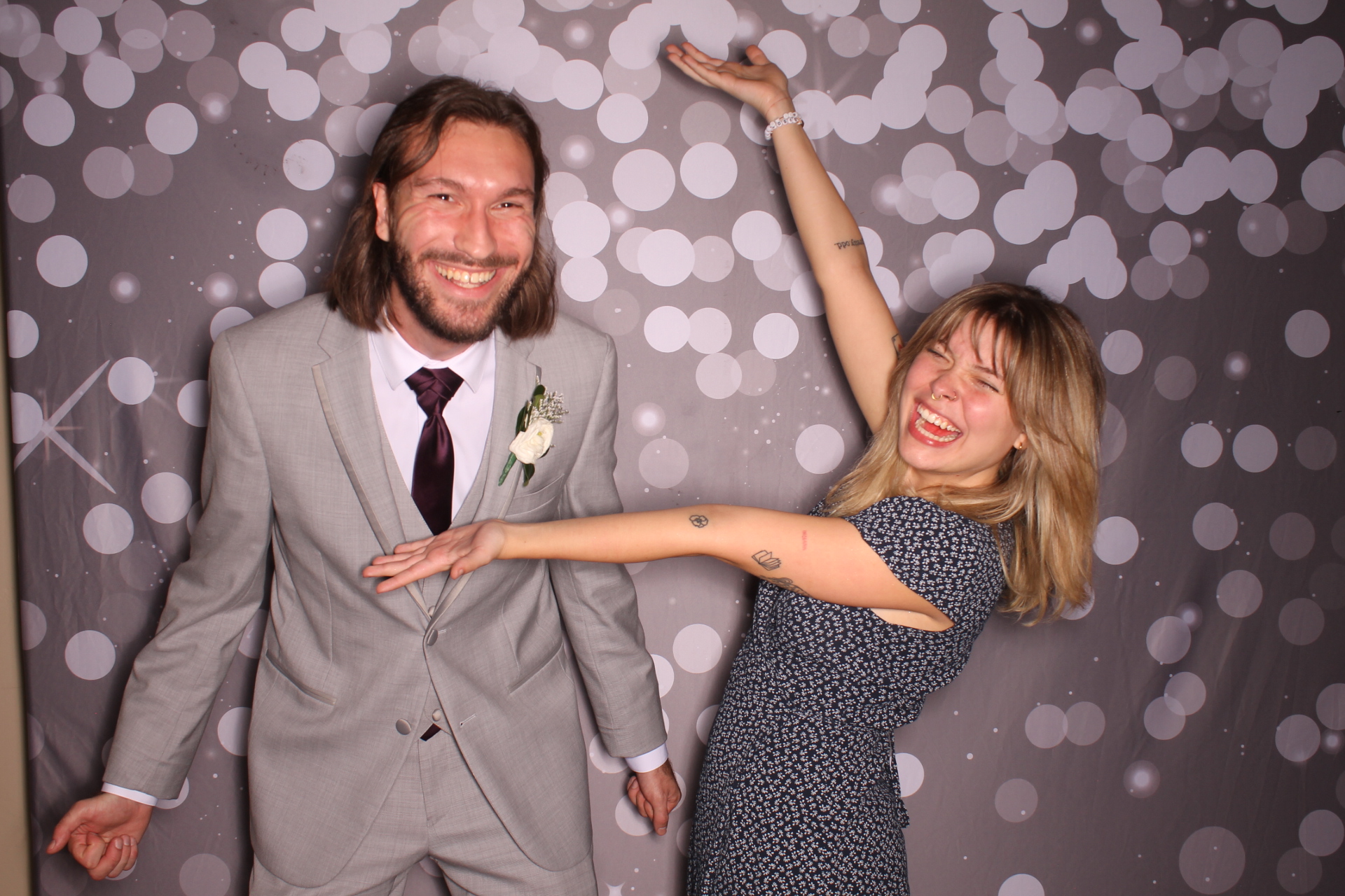 Hannah & Daniel | View more photos from the event at gallery.photoboothcincy.com/u/PhotoBoothCincy/Hannah-Daniel