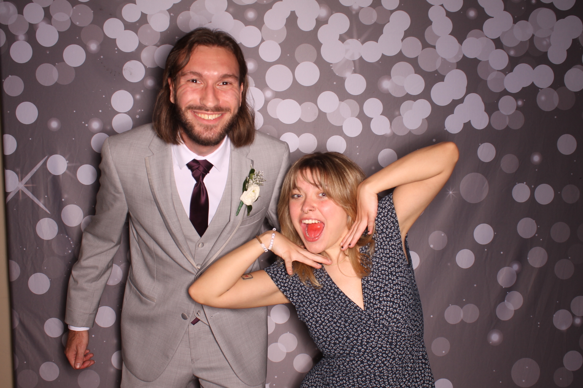 Hannah & Daniel | View more photos from the event at gallery.photoboothcincy.com/u/PhotoBoothCincy/Hannah-Daniel