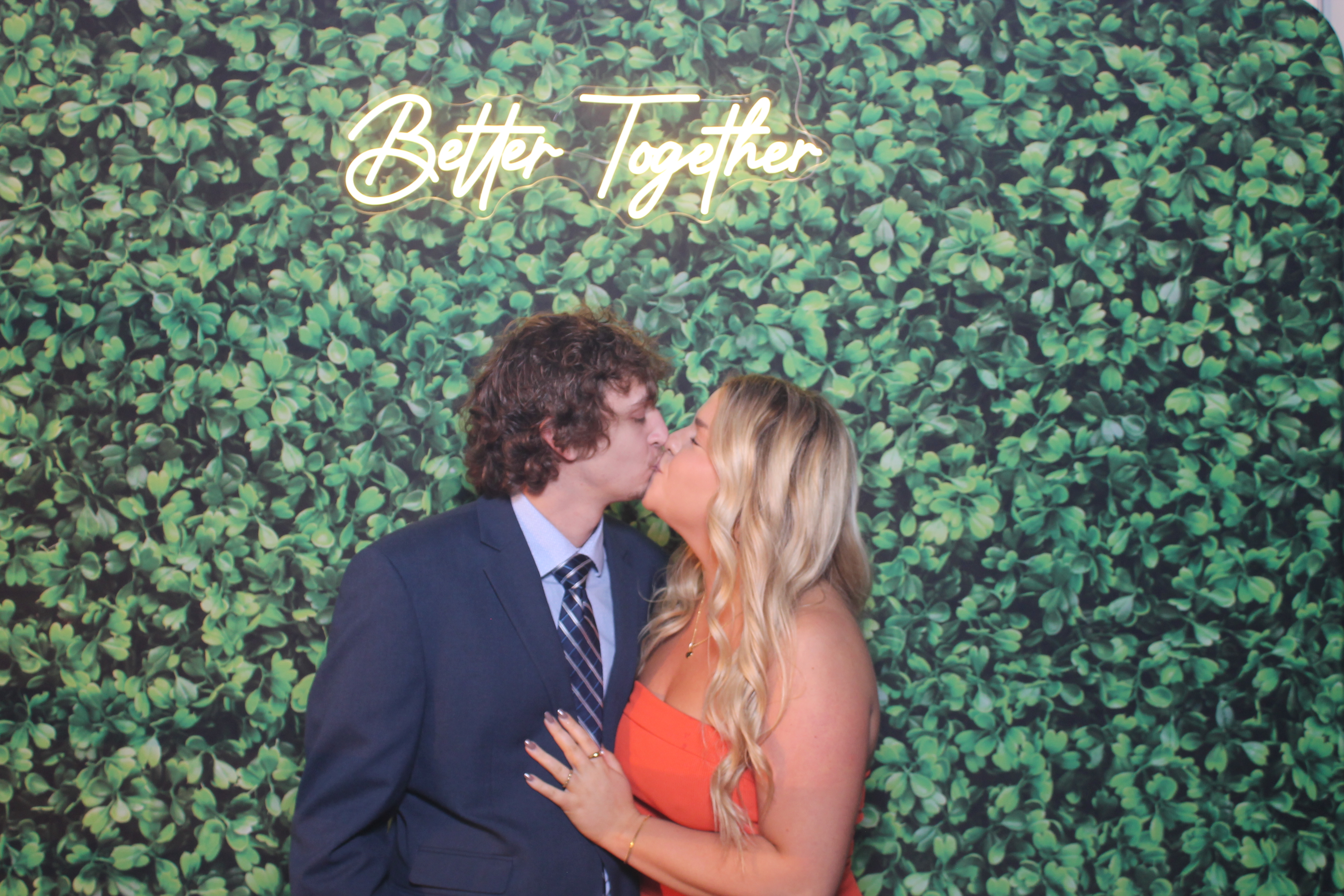 Hayley Perry Reception | View more photos from the event at gallery.photoboothcincy.com/u/PhotoBoothCincy/Hayley-Perry-Reception