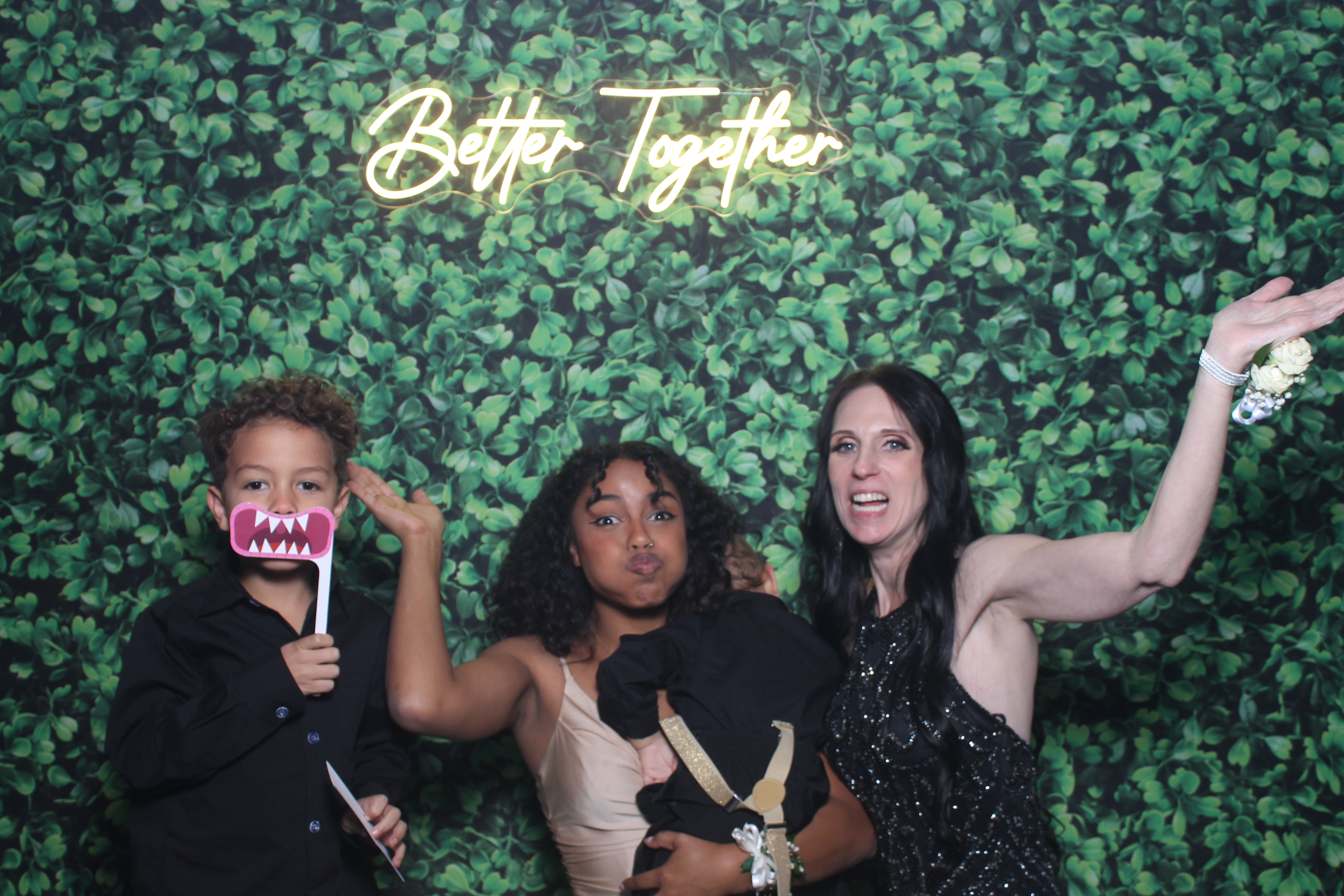 Hayley Perry Reception | View more photos from the event at gallery.photoboothcincy.com/u/PhotoBoothCincy/Hayley-Perry-Reception
