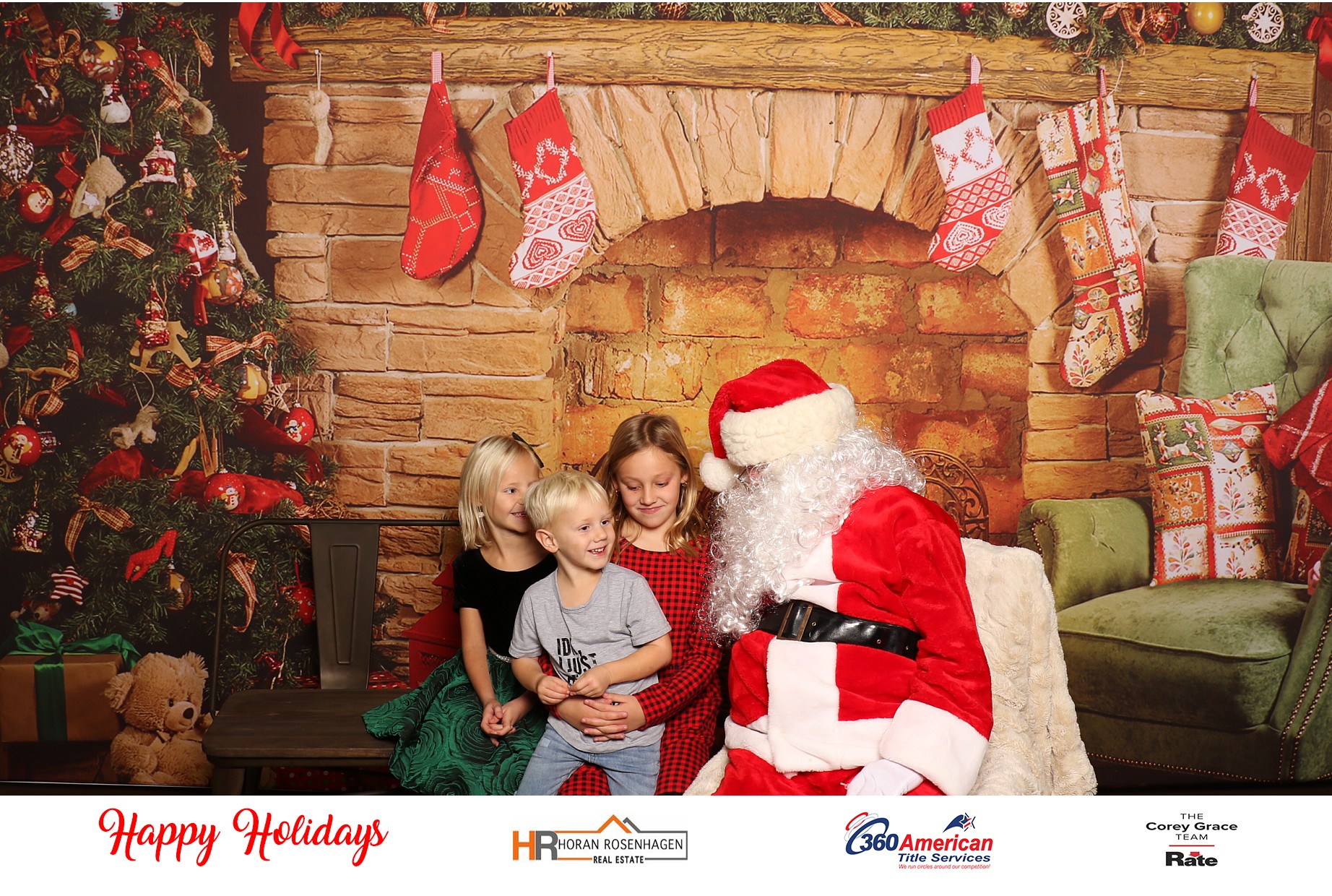 Horan RosenHagen Santa Photo | View more photos from the event at gallery.photoboothcincy.com/u/PhotoBoothCincy/Horan-RosenHagen-Santa-Photo