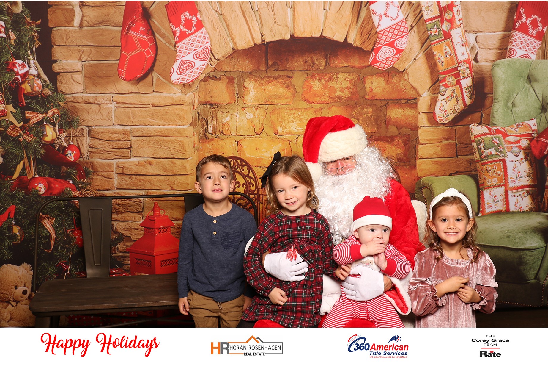 Horan RosenHagen Santa Photo | View more photos from the event at gallery.photoboothcincy.com/u/PhotoBoothCincy/Horan-RosenHagen-Santa-Photo